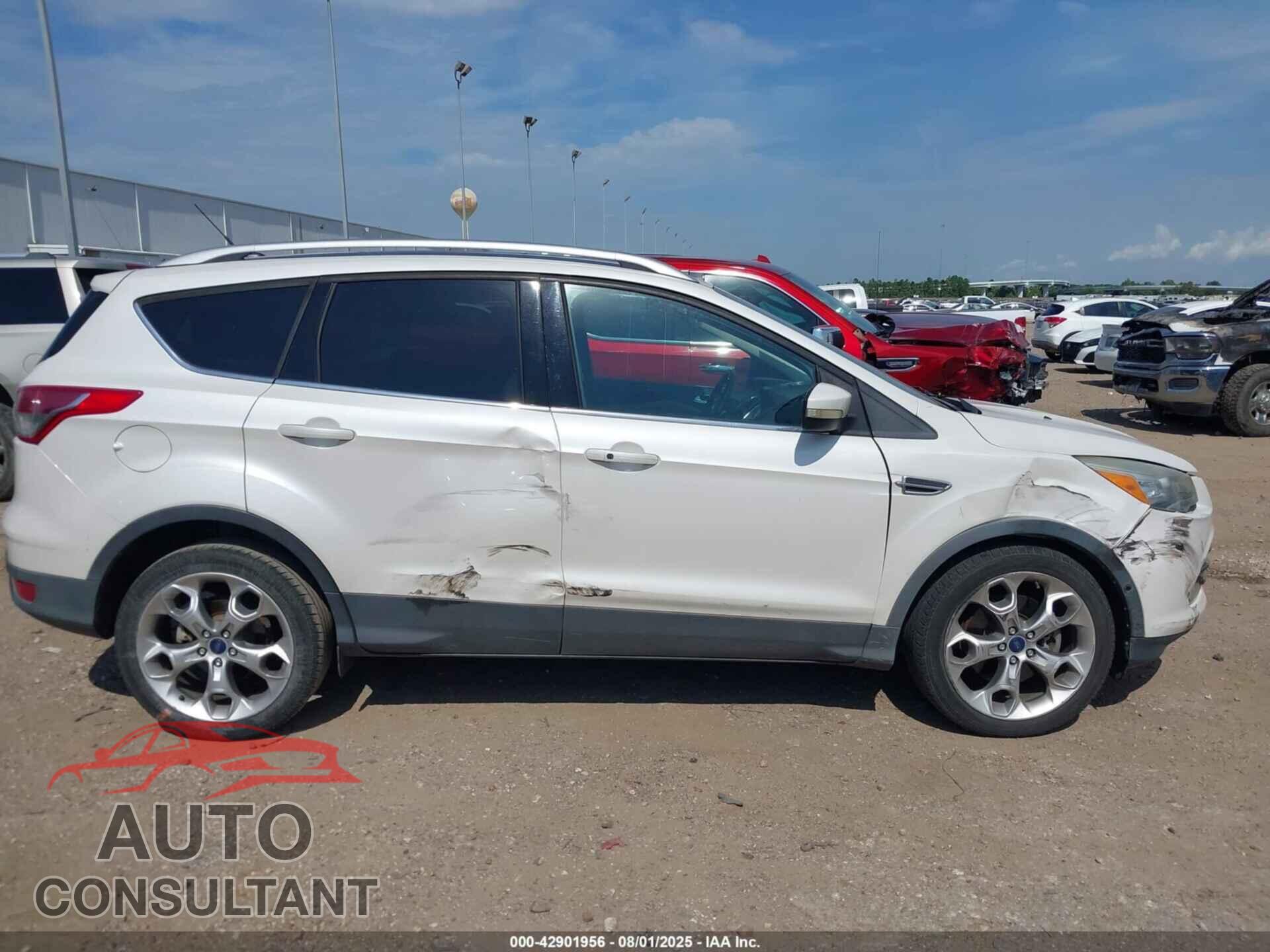 FORD ESCAPE 2016 - 1FMCU0J96GUA96889