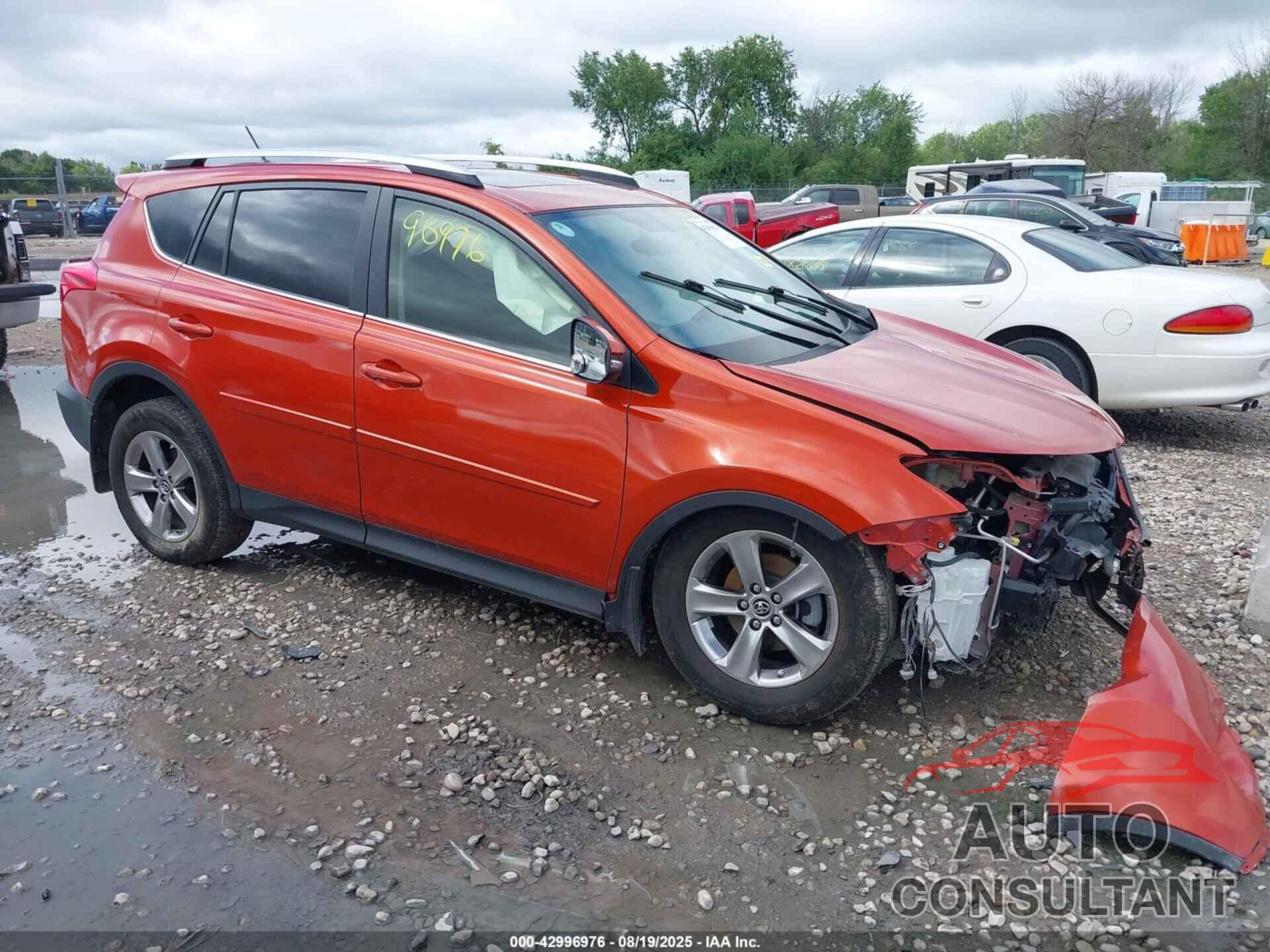 TOYOTA RAV4 2015 - JTMRFREV0FD121756