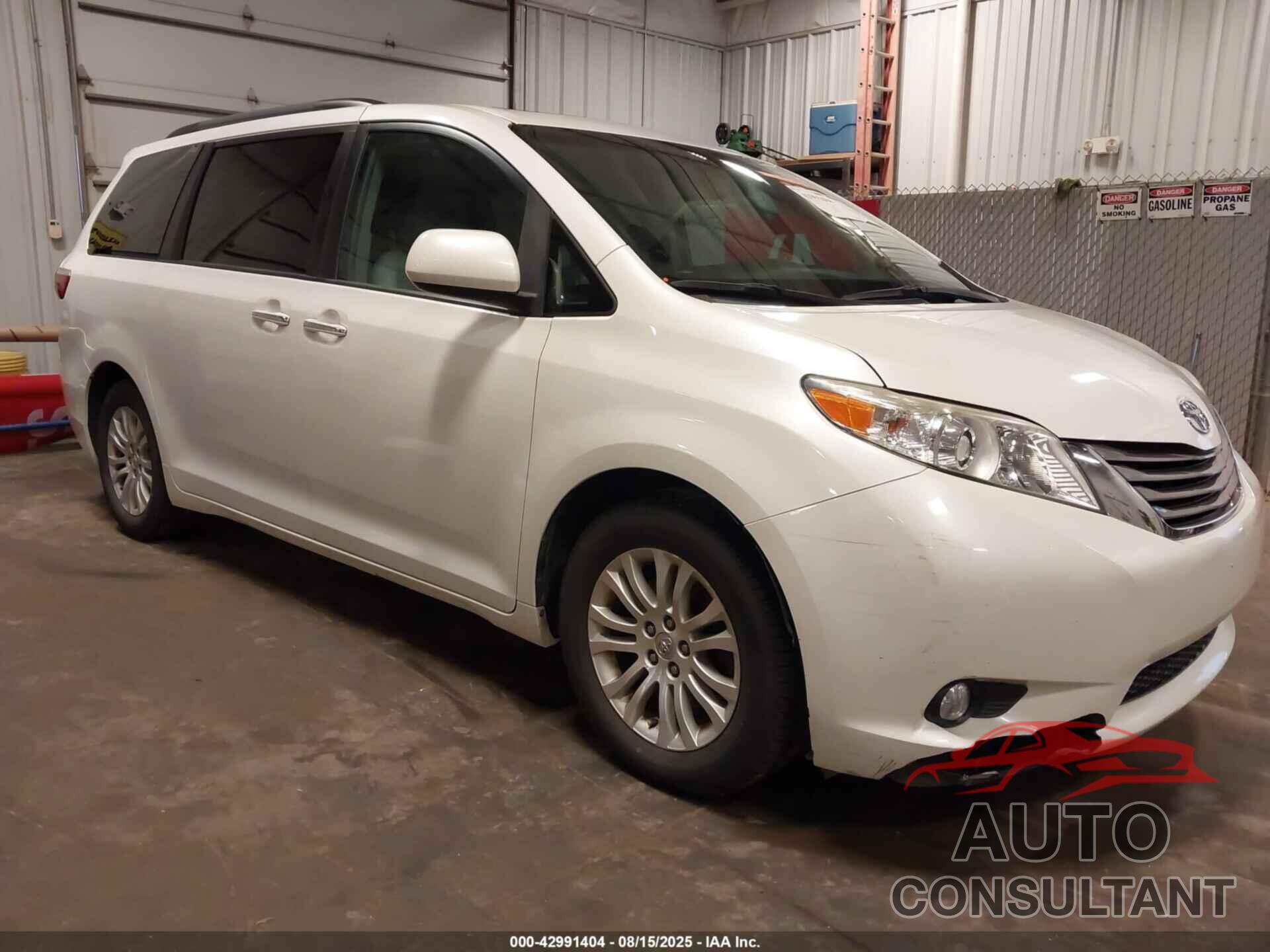 TOYOTA SIENNA 2015 - 5TDYK3DC4FS680333