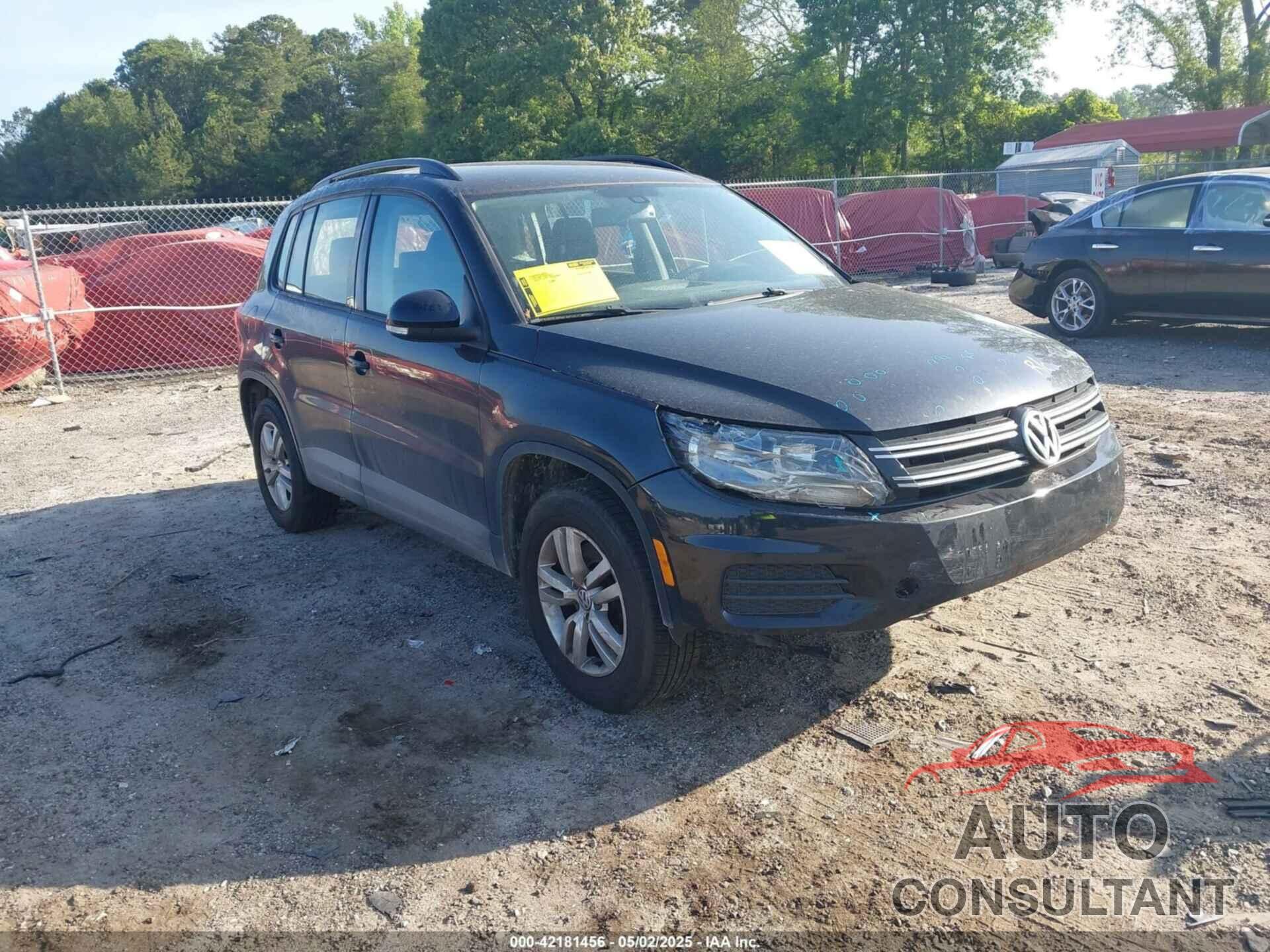 VOLKSWAGEN TIGUAN 2017 - WVGBV7AX1HK000177