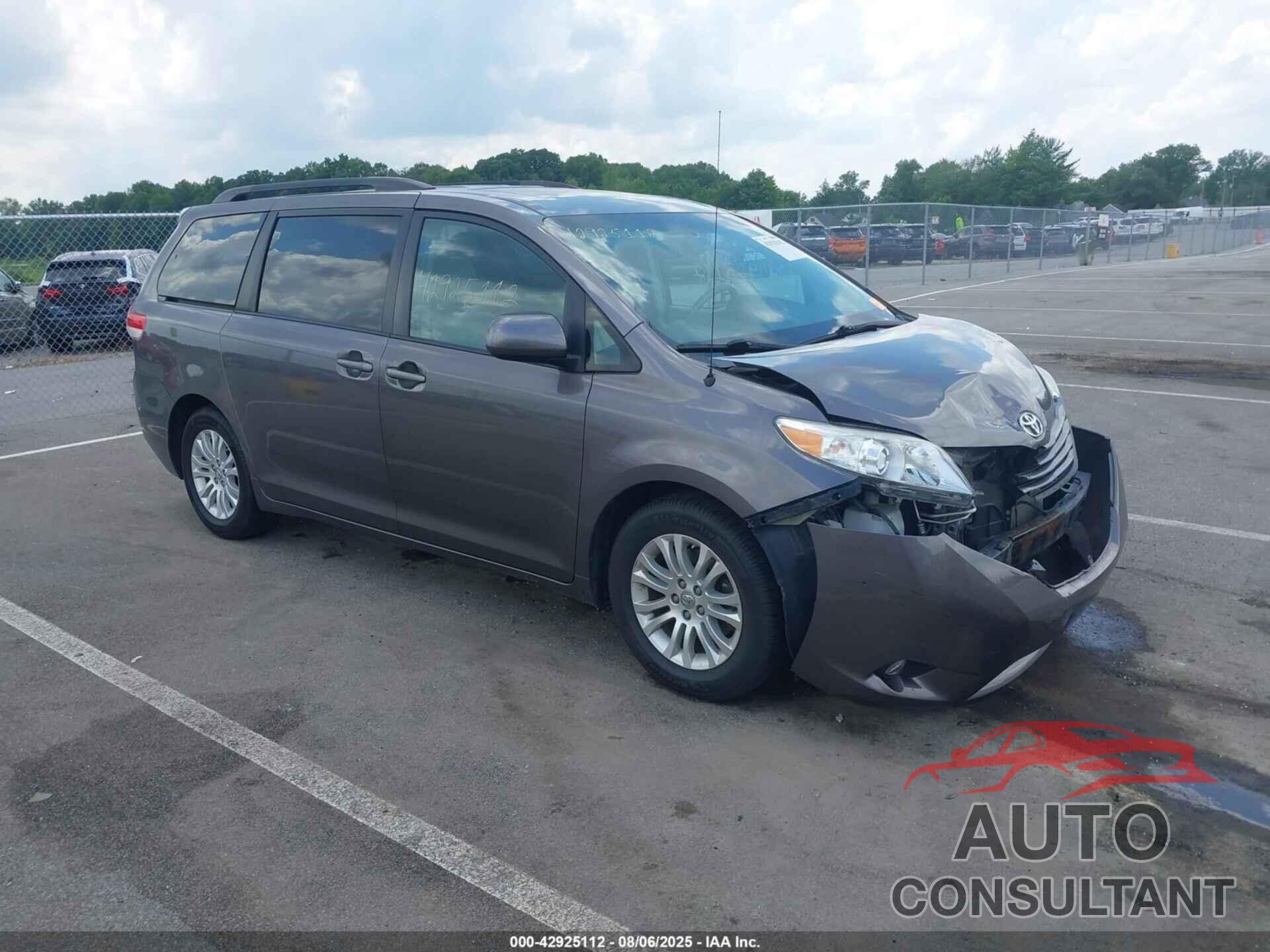 TOYOTA SIENNA 2011 - 5TDYK3DC9BS084659