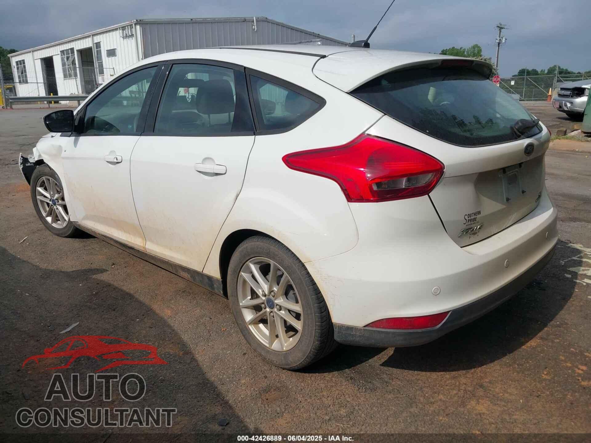 FORD FOCUS 2015 - 1FADP3K23FL322044