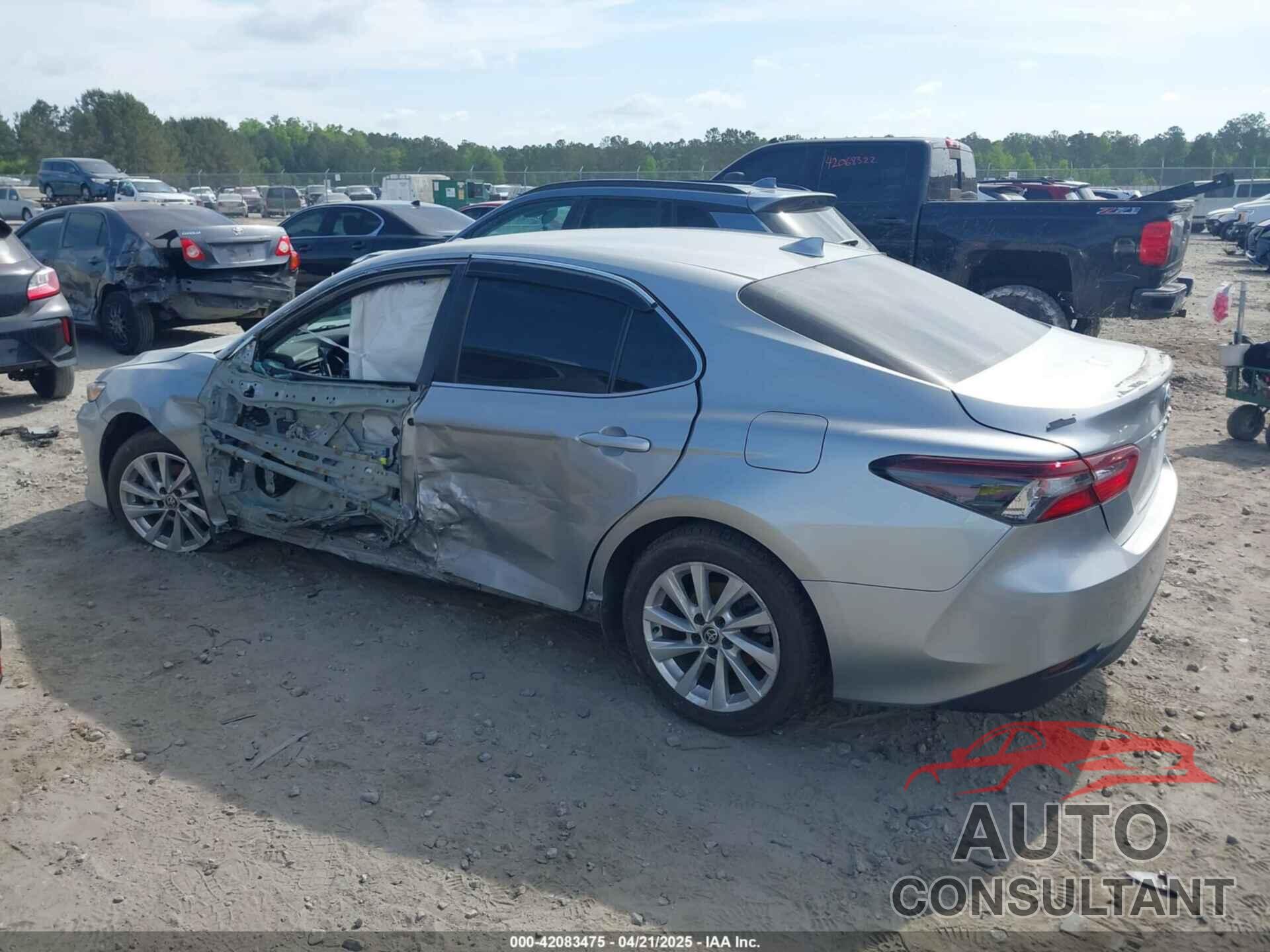 TOYOTA CAMRY 2021 - 4T1C11AK6MU443408