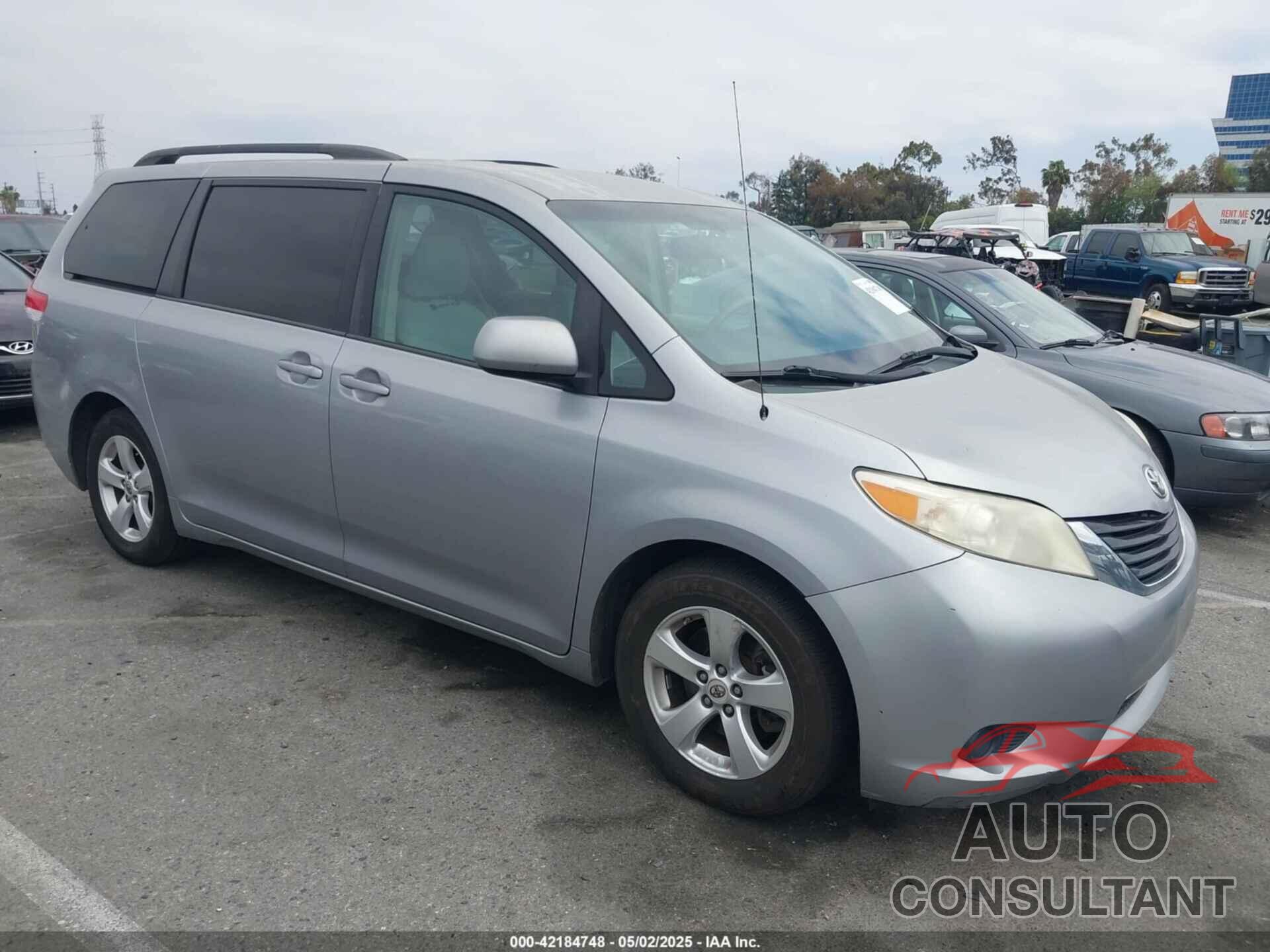TOYOTA SIENNA 2011 - 5TDKK3DC0BS119045