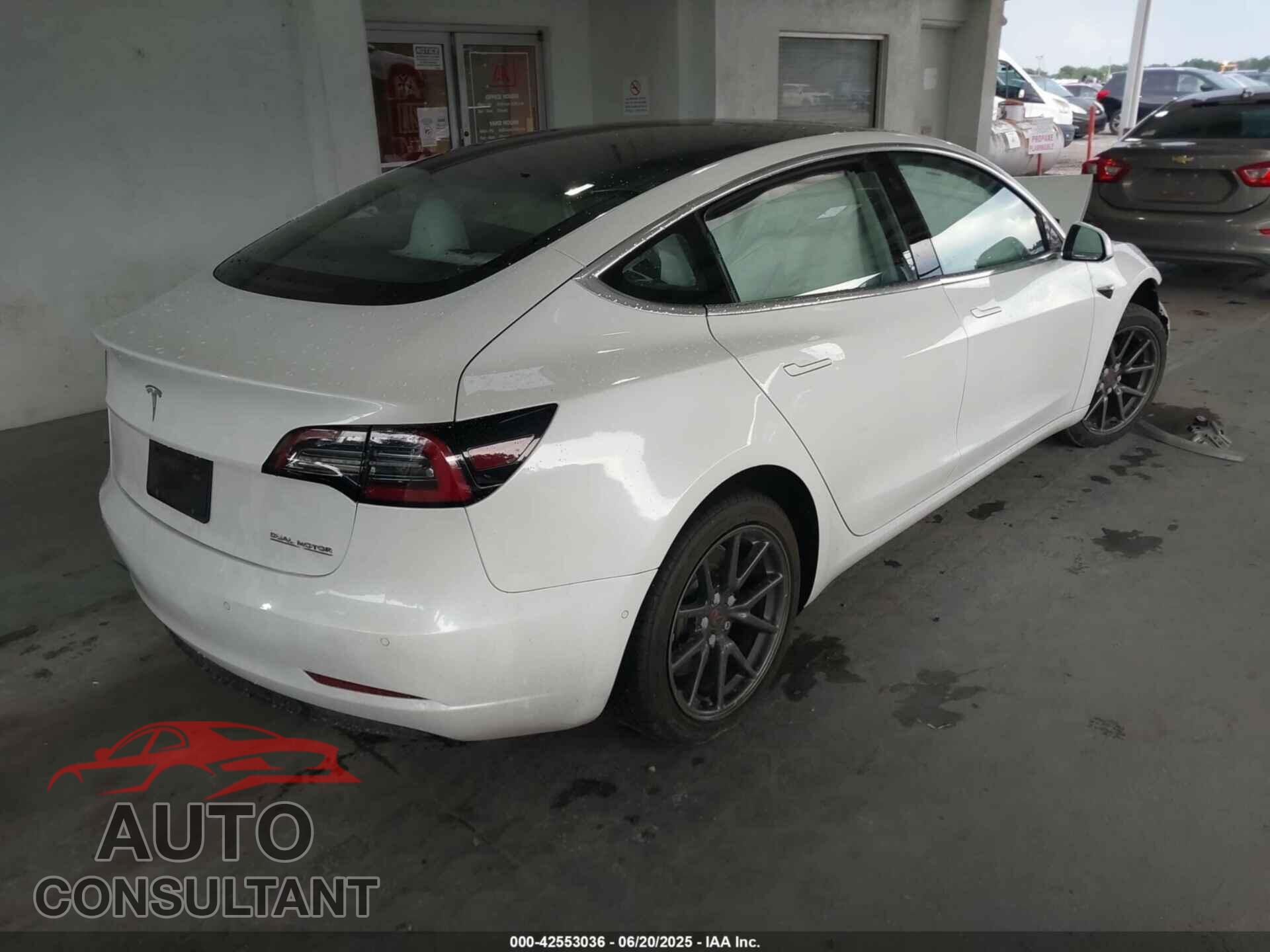 TESLA MODEL 3 2018 - 5YJ3E1EB2JF100120