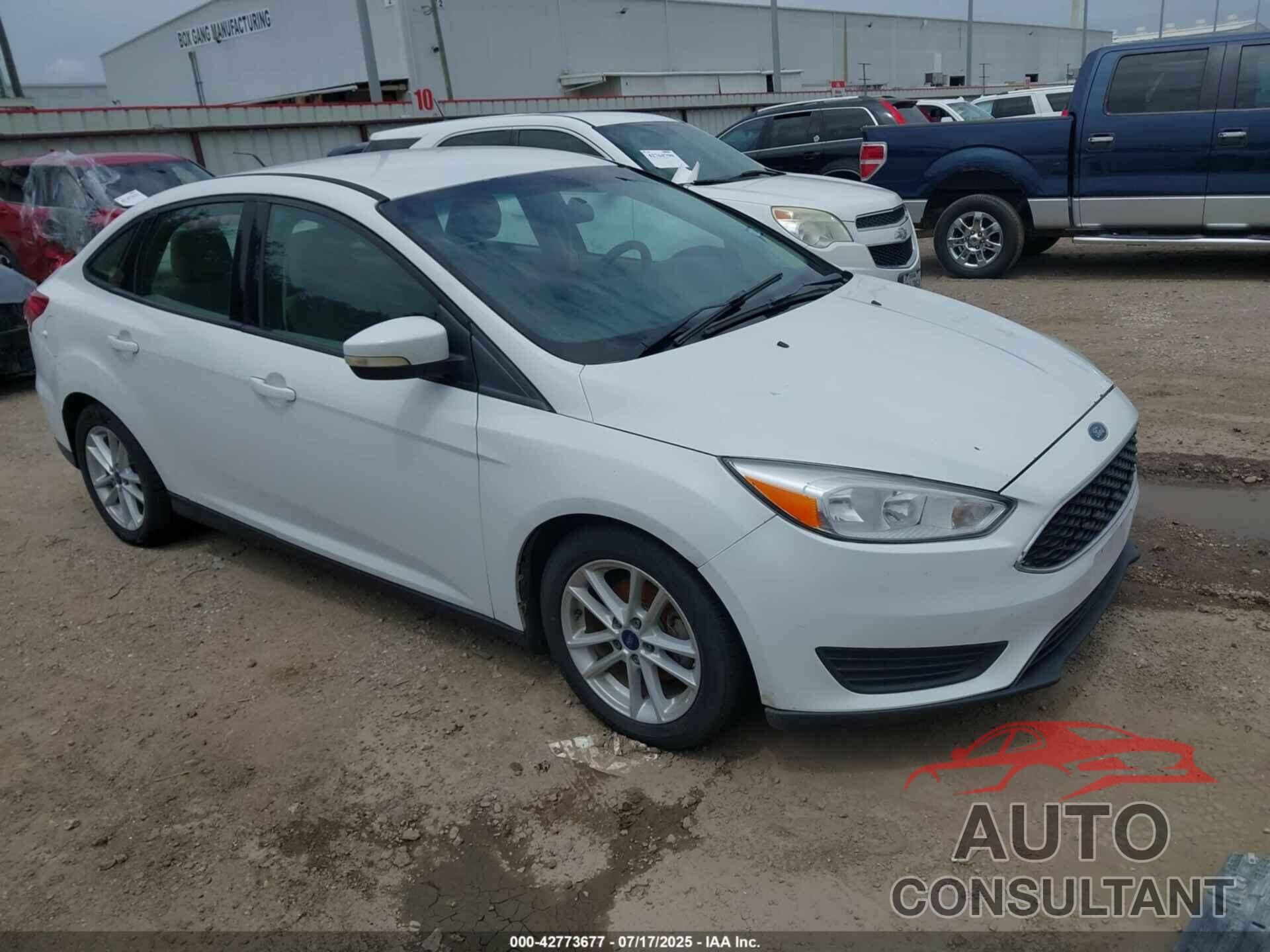 FORD FOCUS 2017 - 1FADP3F26HL223697