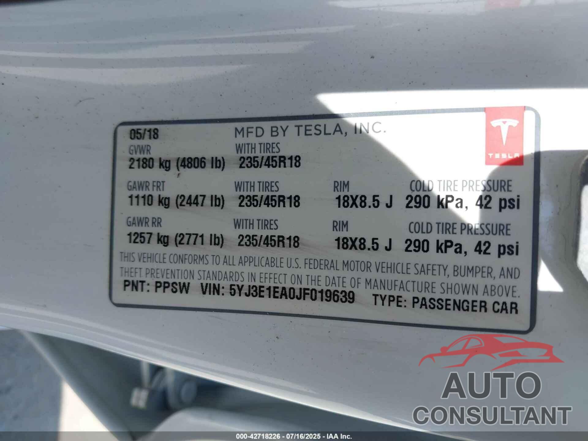 TESLA MODEL 3 2018 - 5YJ3E1EA0JF019639
