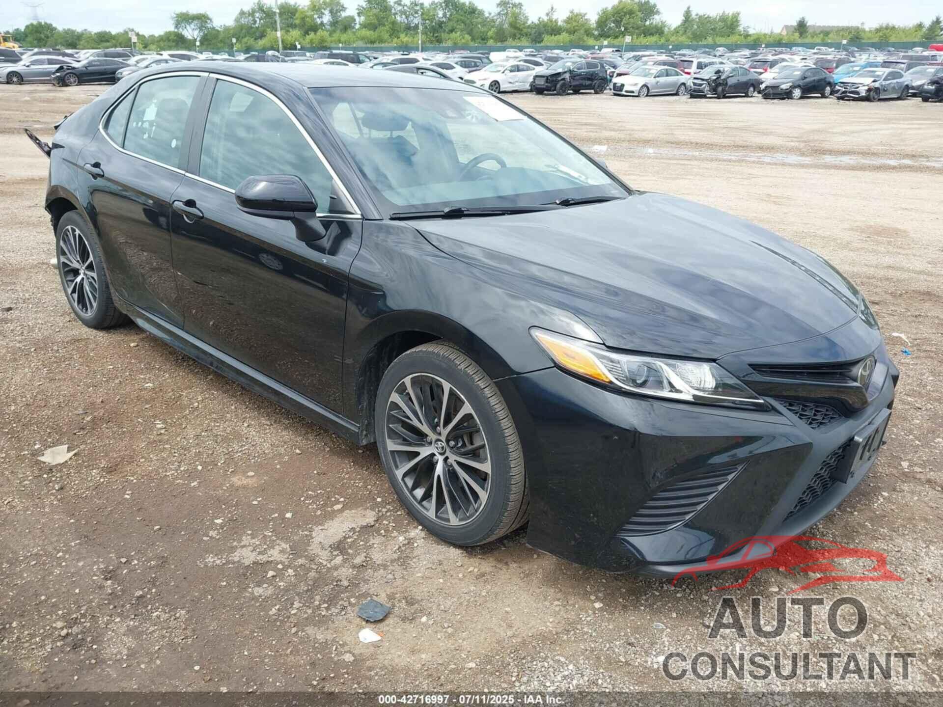TOYOTA CAMRY 2018 - 4T1B11HK3JU562398