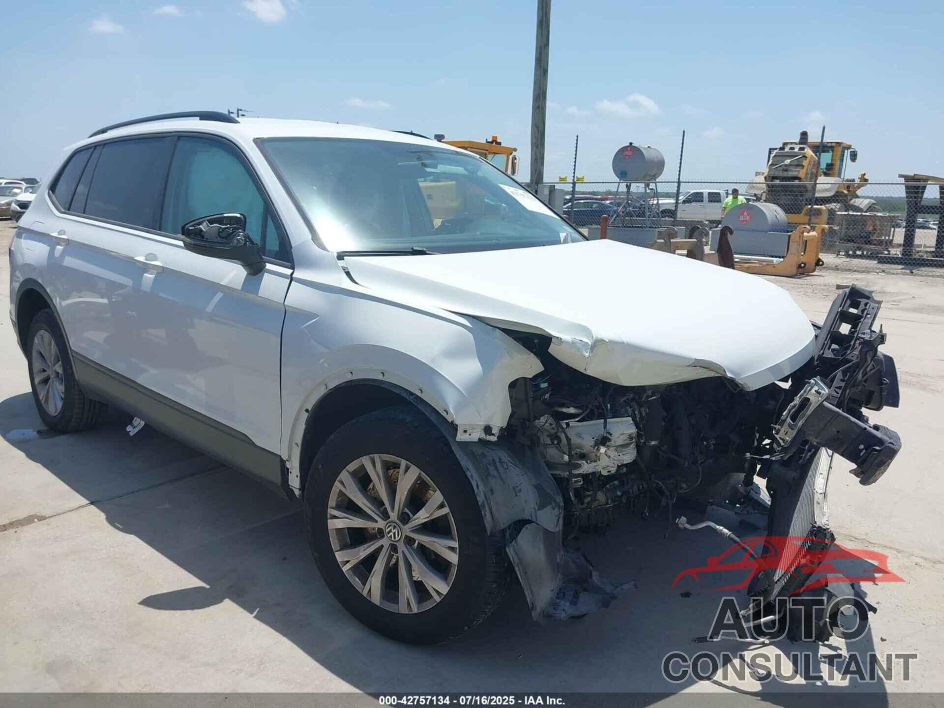 VOLKSWAGEN TIGUAN 2018 - 3VV1B7AX4JM009206