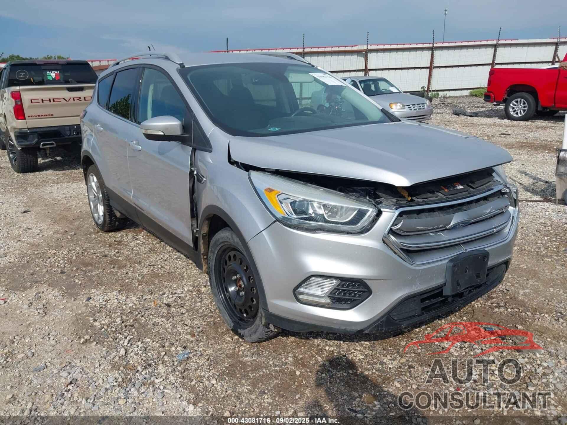 FORD ESCAPE 2017 - 1FMCU0J97HUA63692