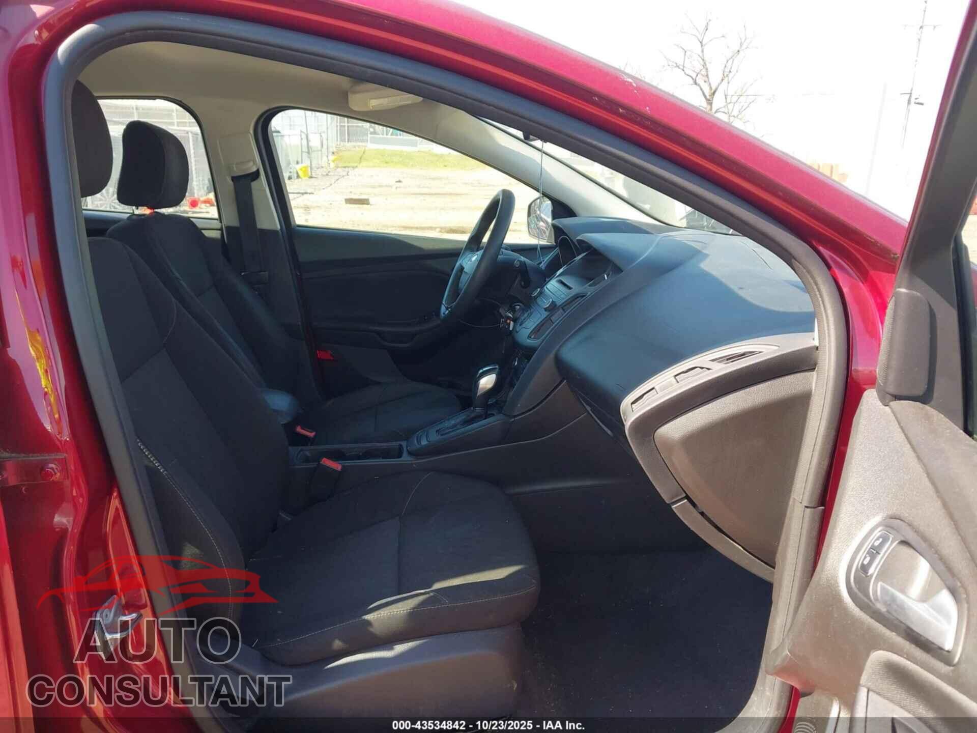 FORD FOCUS 2015 - 1FADP3K28FL347456