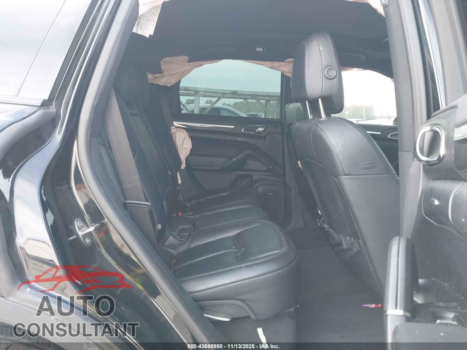 PORSCHE CAYENNE 2016 - WP1AB2A28GLA96011