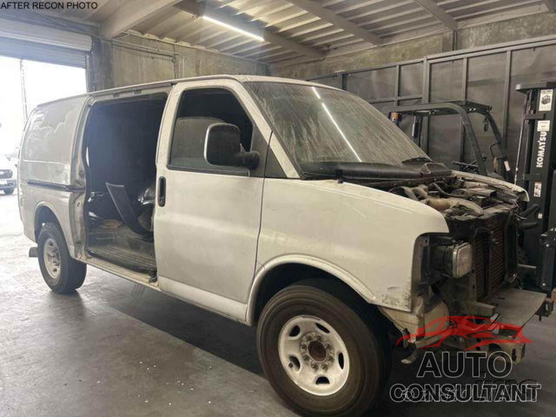 CHEVROLET EXPRESS G2500 2017 - 1GCWGAF14H1310959