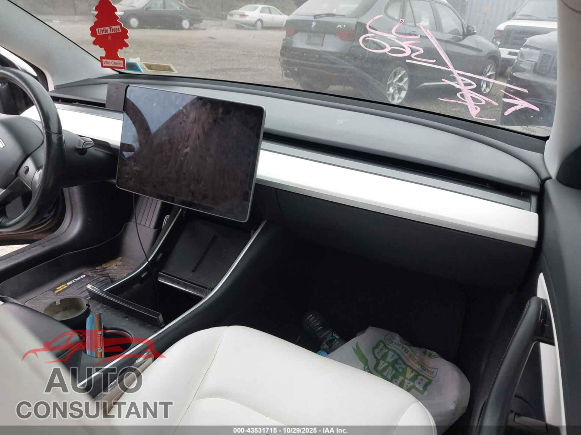 TESLA MODEL 3 2018 - 5YJ3E1EB2JF111764