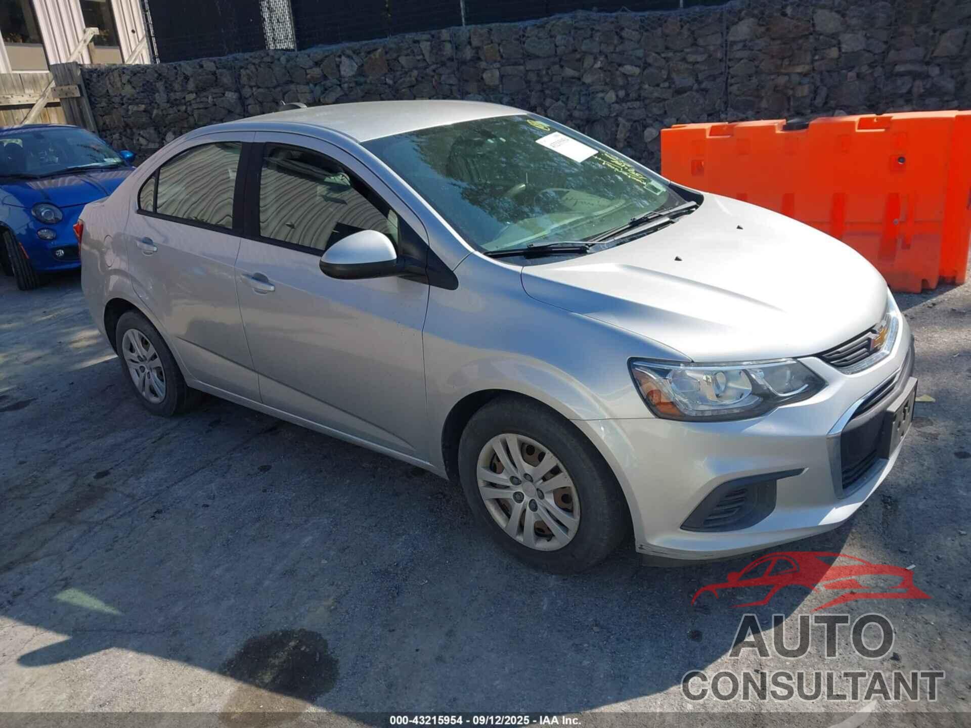 CHEVROLET SONIC 2017 - 1G1JB5SG5H4174777