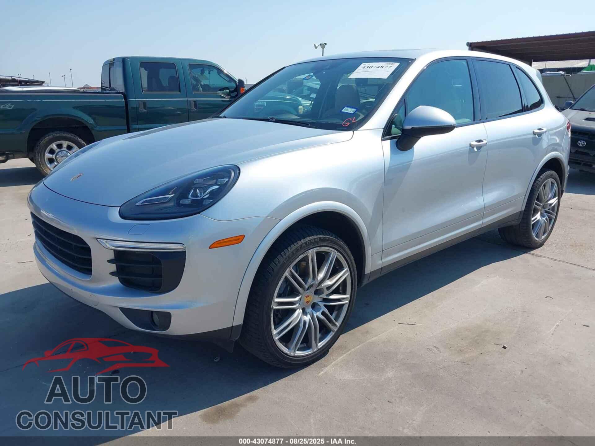 PORSCHE CAYENNE 2017 - WP1AA2A24HKA88014