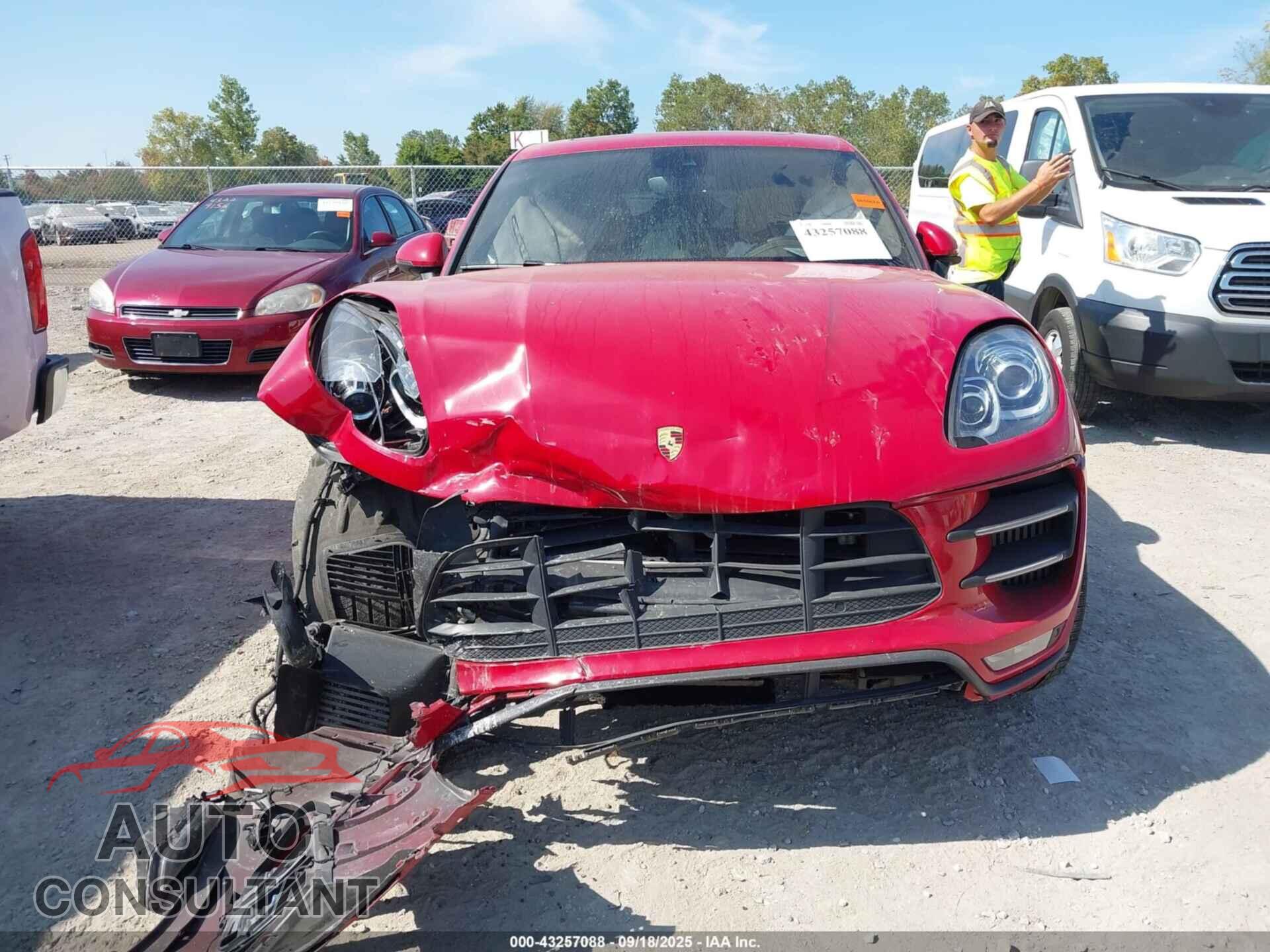 PORSCHE MACAN 2017 - WP1AF2A52HLB61709