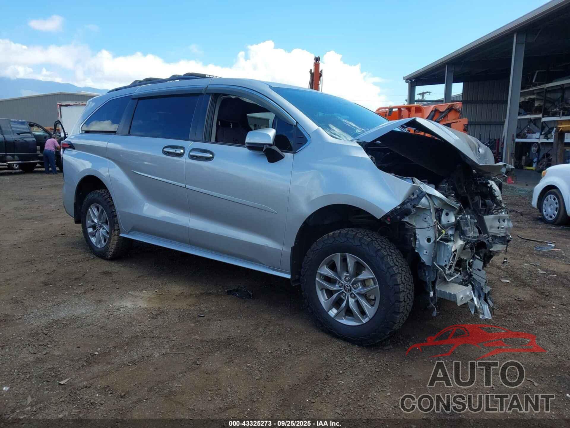 TOYOTA SIENNA 2022 - 5TDKRKEC3NS123969