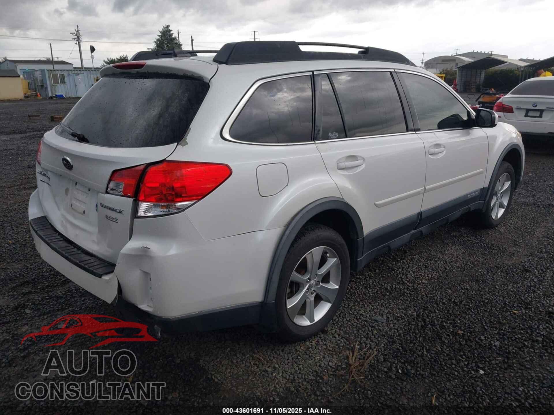 SUBARU OUTBACK 2014 - 4S4BRBLC8E3245601
