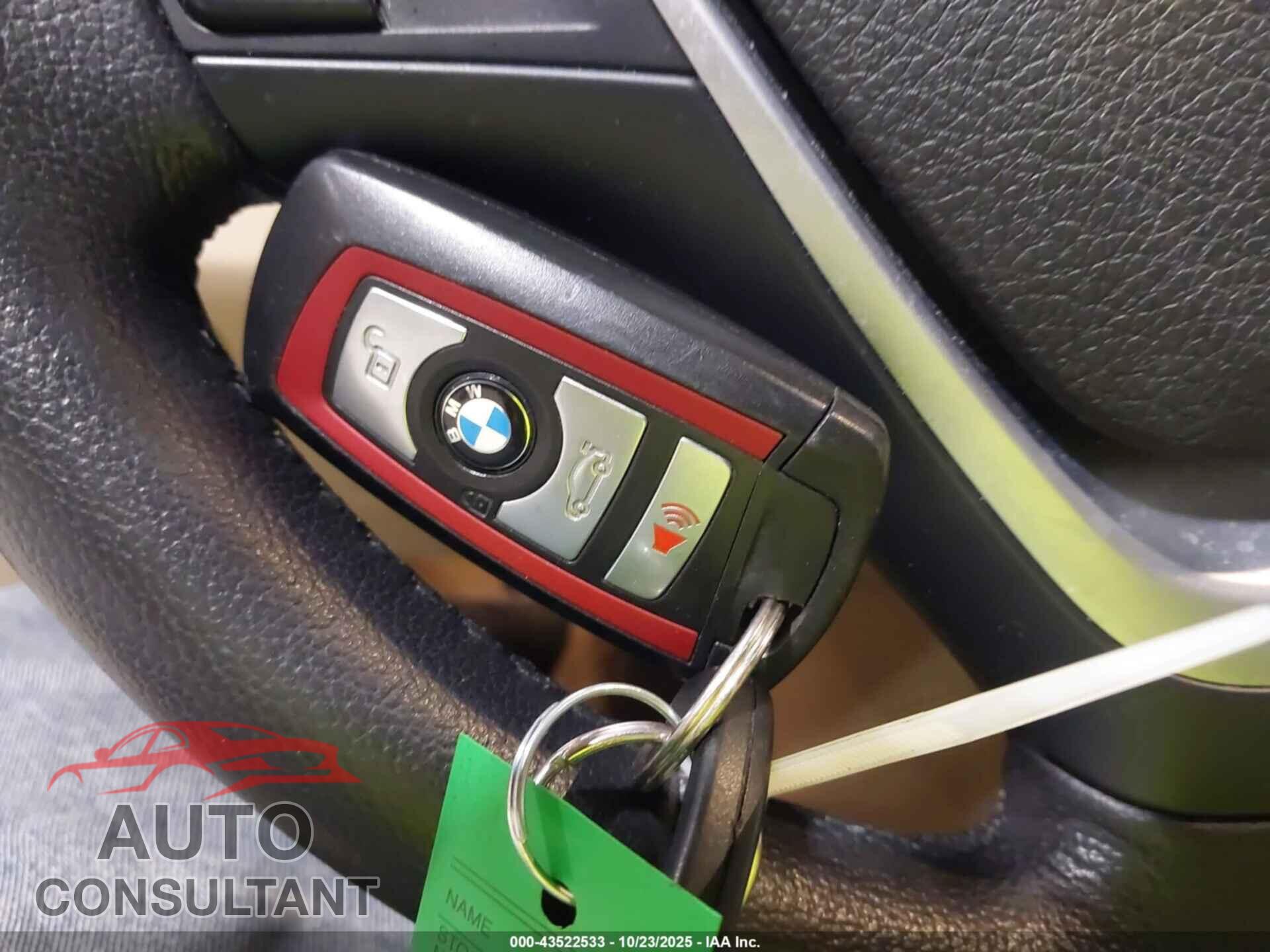 BMW 328I 2016 - WBA8E9G57GNU28362