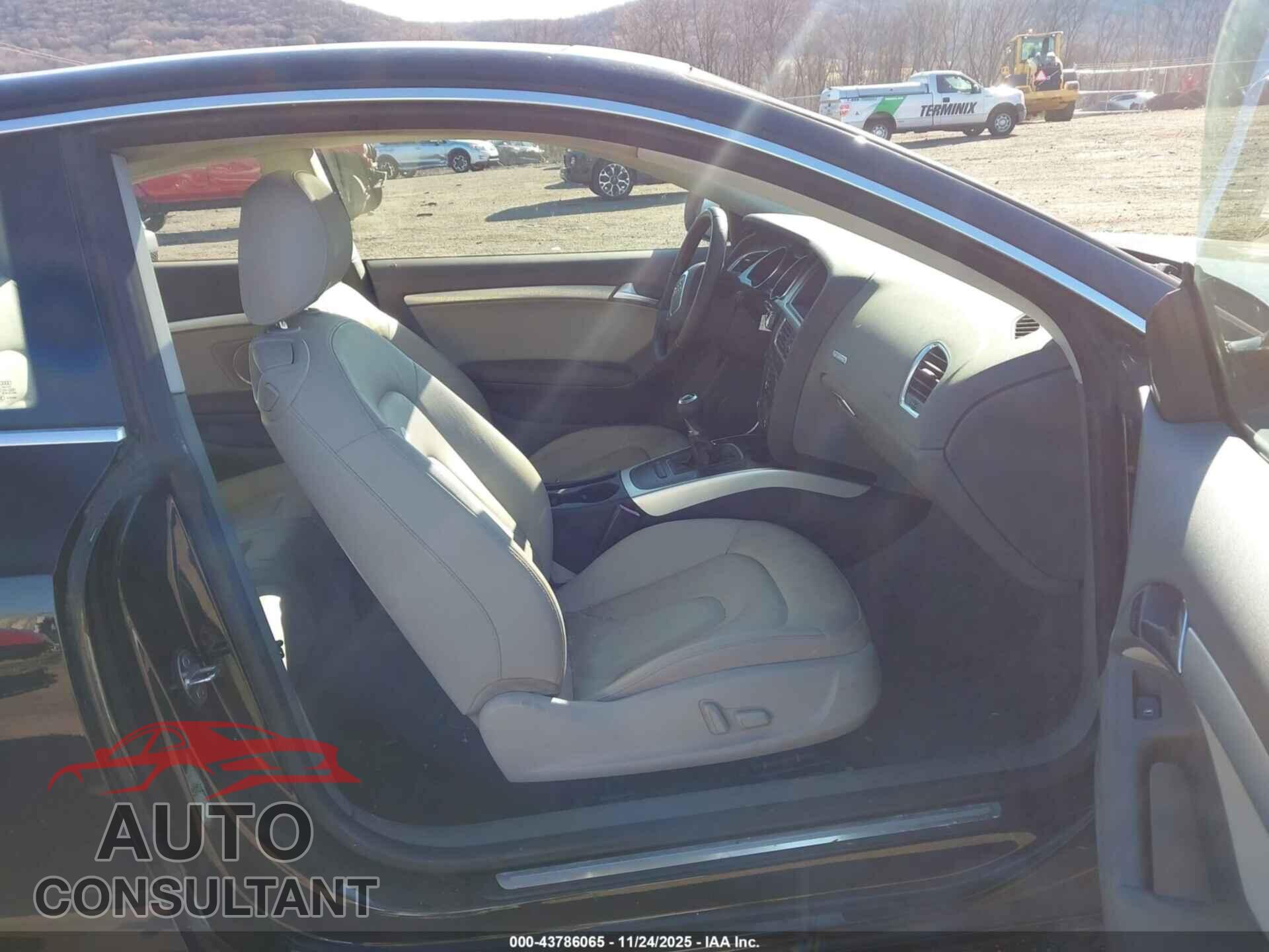 AUDI A5 2009 - WAUDK78TX9A019727