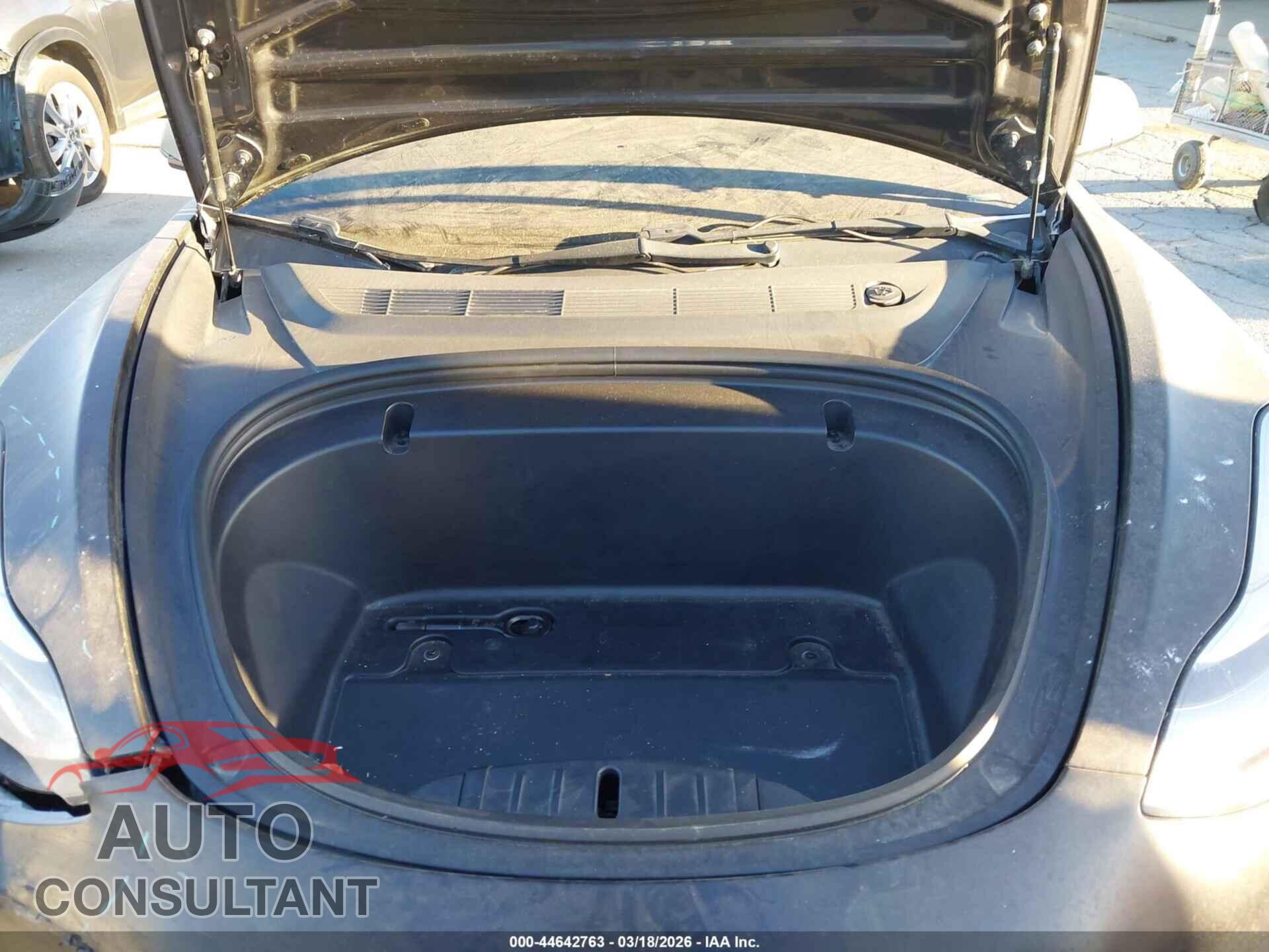 TESLA MODEL 3 2019 - 5YJ3E1EA7KF396423
