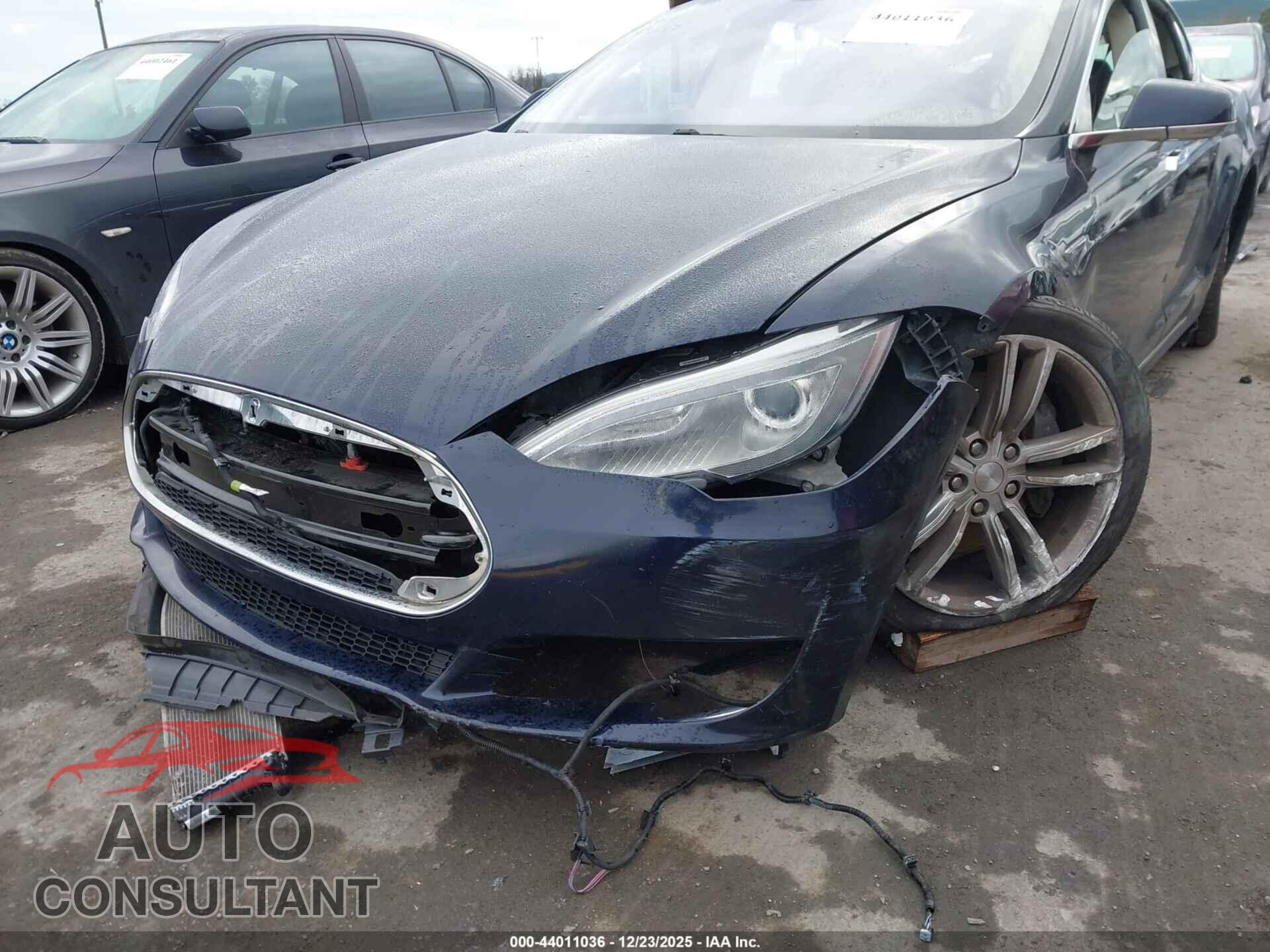 TESLA MODEL S 2014 - 5YJSA1H17EFP48892