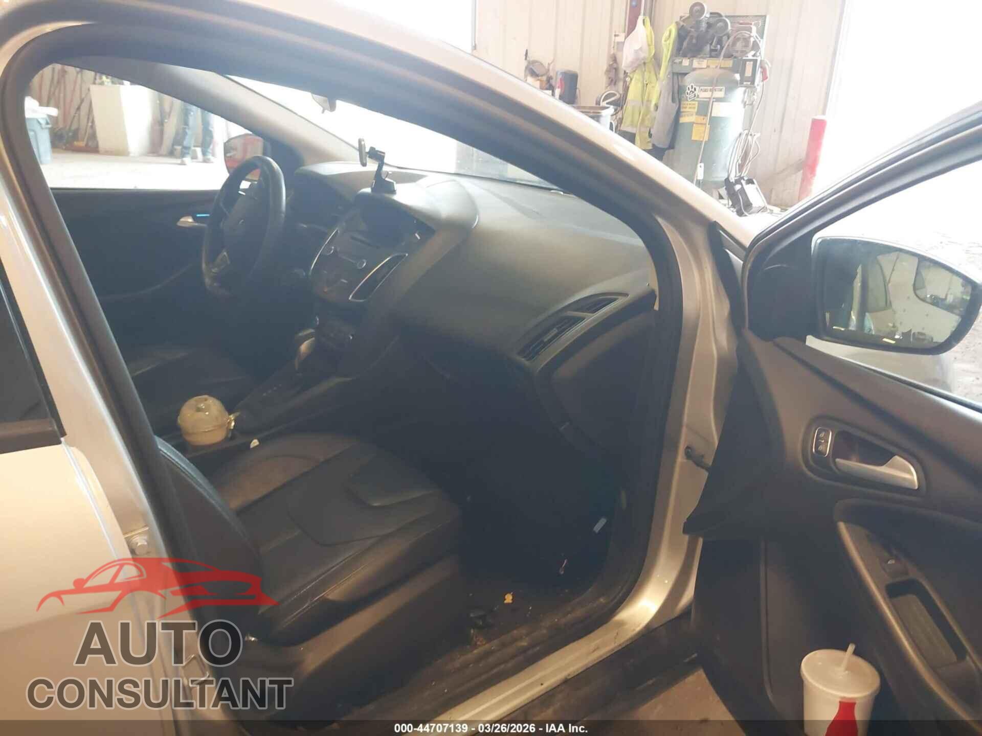 FORD FOCUS 2016 - 1FADP3F29GL286162