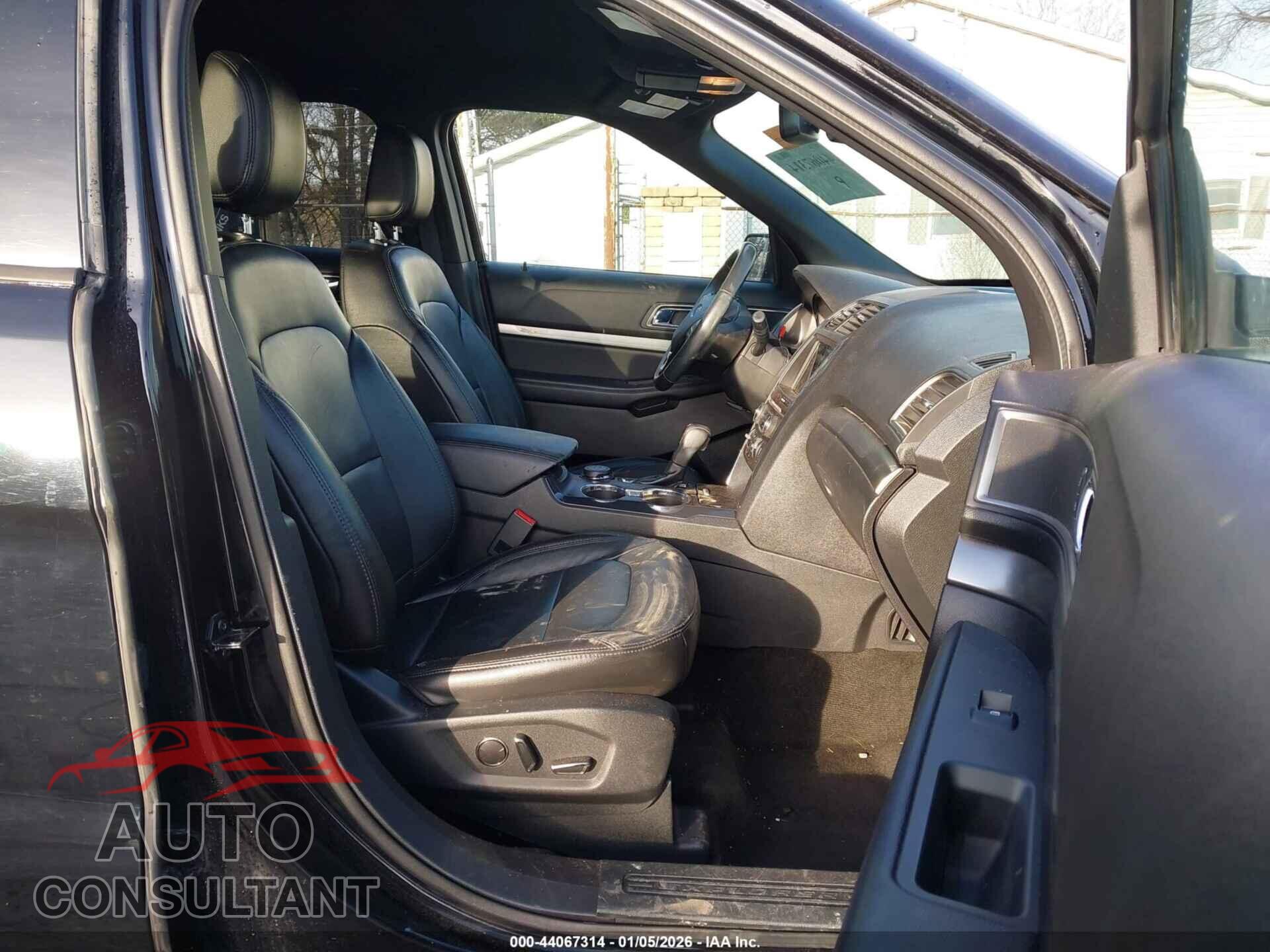FORD EXPLORER 2018 - 1FM5K8D80JGB41993
