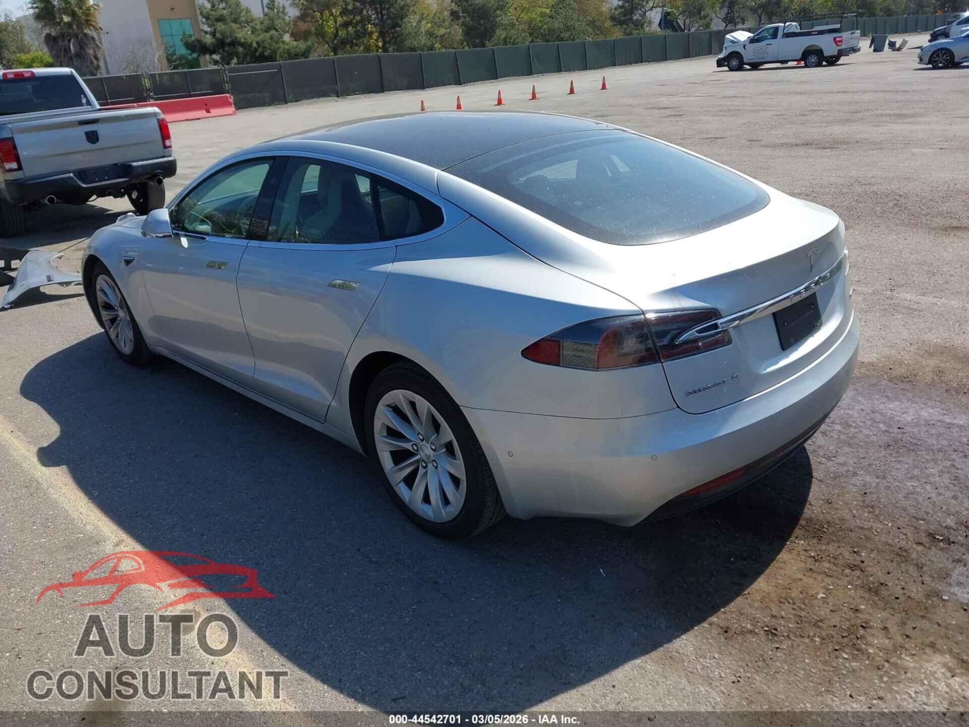 TESLA MODEL S 2017 - 5YJSA1E23HF190895