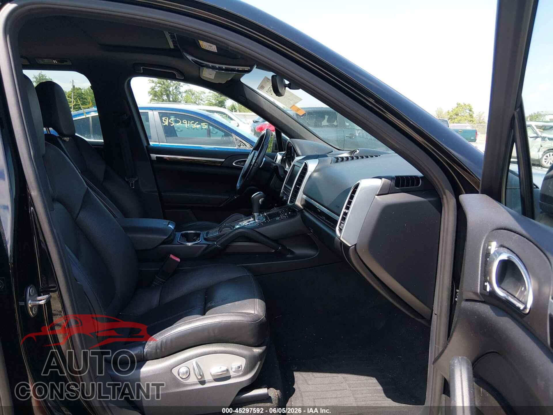 PORSCHE CAYENNE 2012 - WP1AA2A25CLA11882