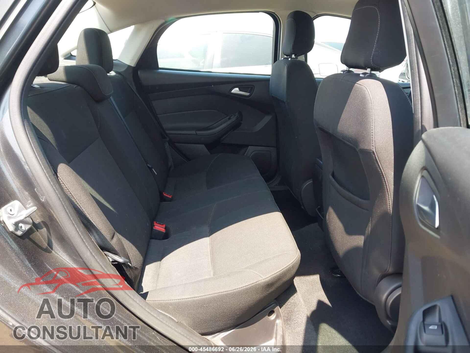FORD FOCUS 2018 - 1FADP3FE3JL209062