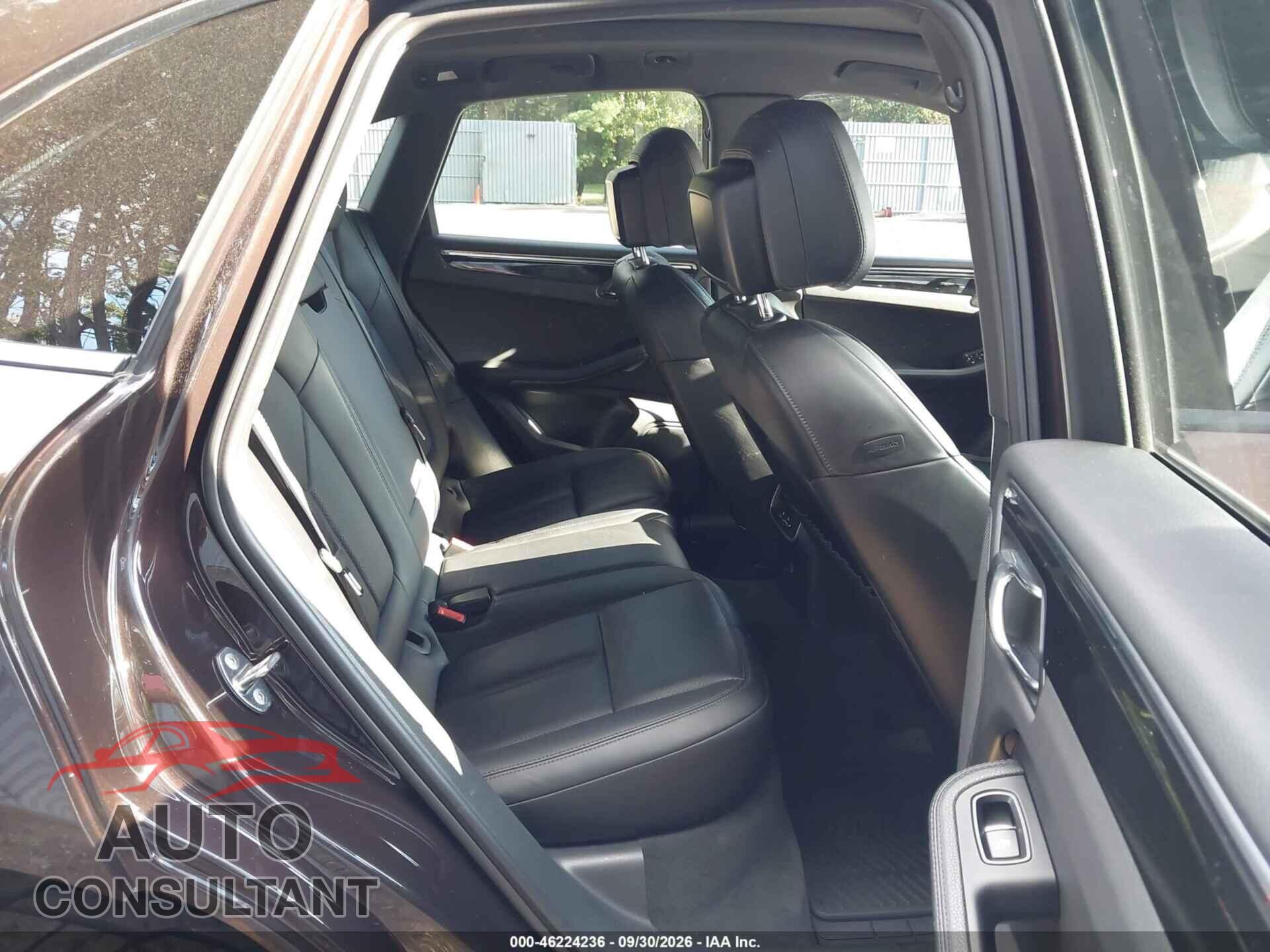 PORSCHE MACAN 2016 - WP1AB2A56GLB40677