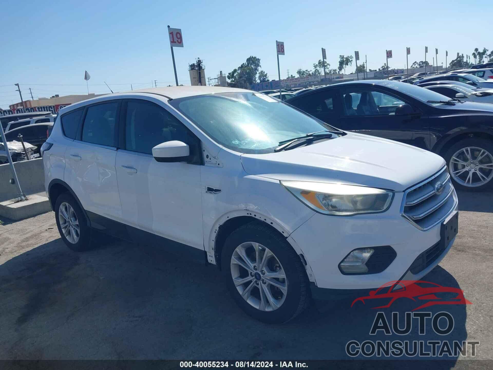 FORD ESCAPE 2017 - 1FMCU0GD1HUC80070