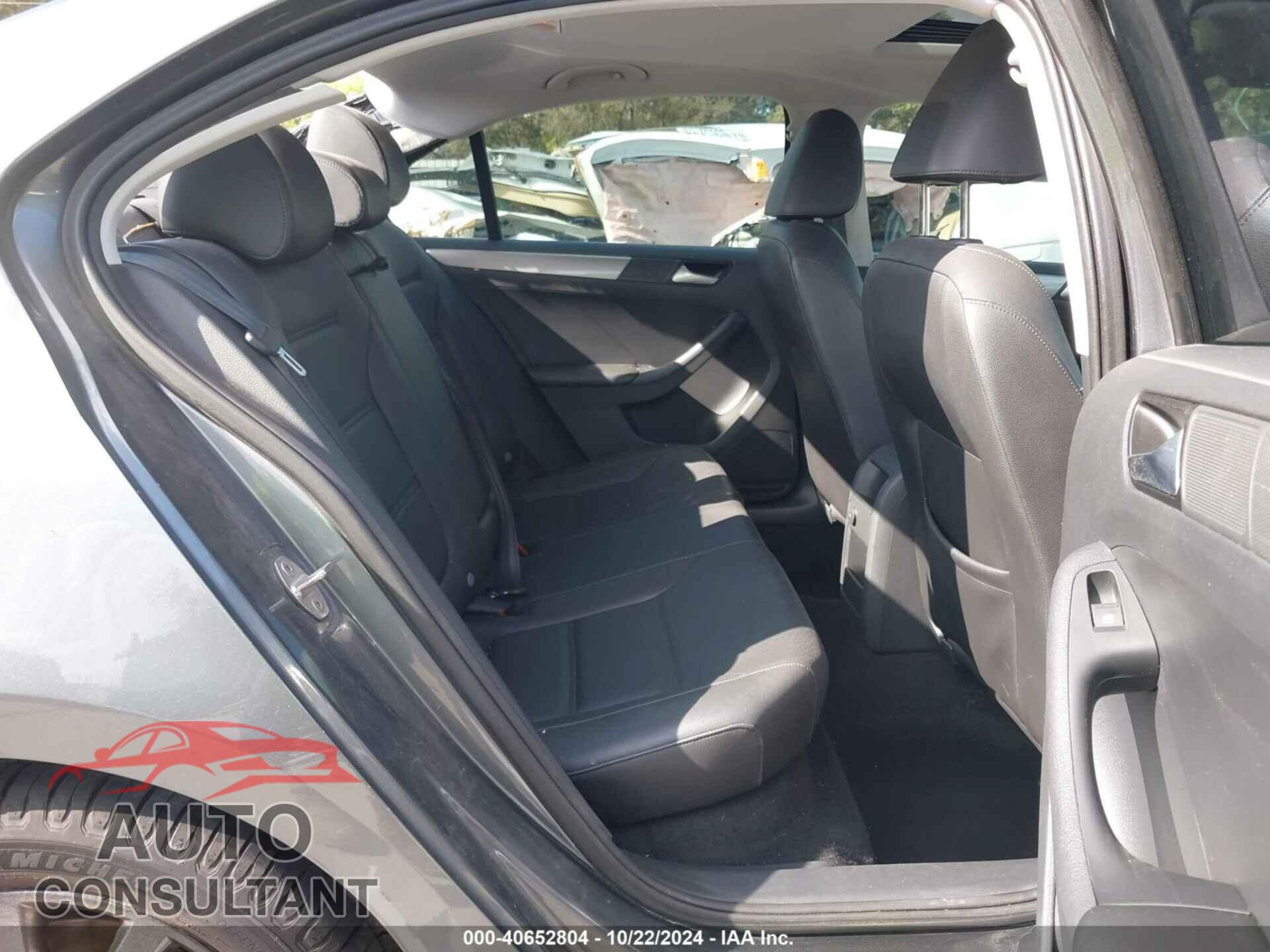 VOLKSWAGEN JETTA 2017 - 3VWDB7AJ9HM373393