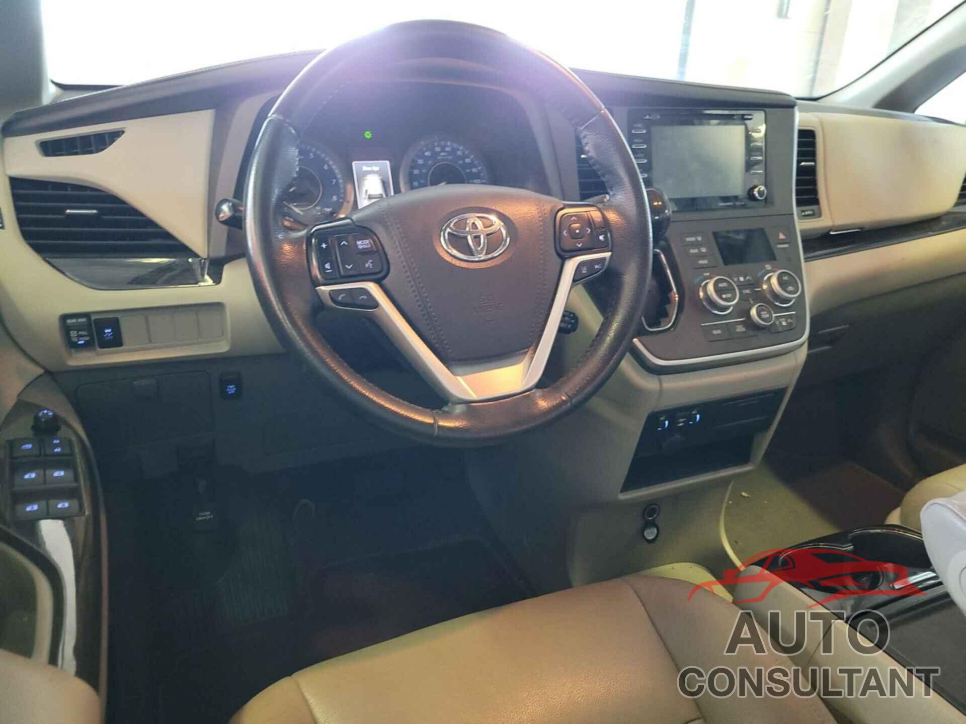 TOYOTA SIENNA 2020 - 5TDDZ3DC8LS250004