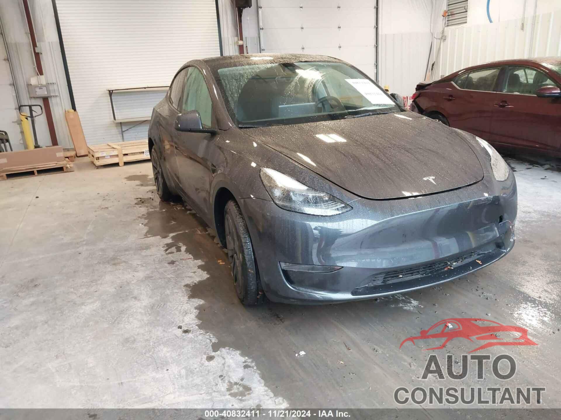 TESLA MODEL Y 2024 - 7SAYGDEDXRF102795