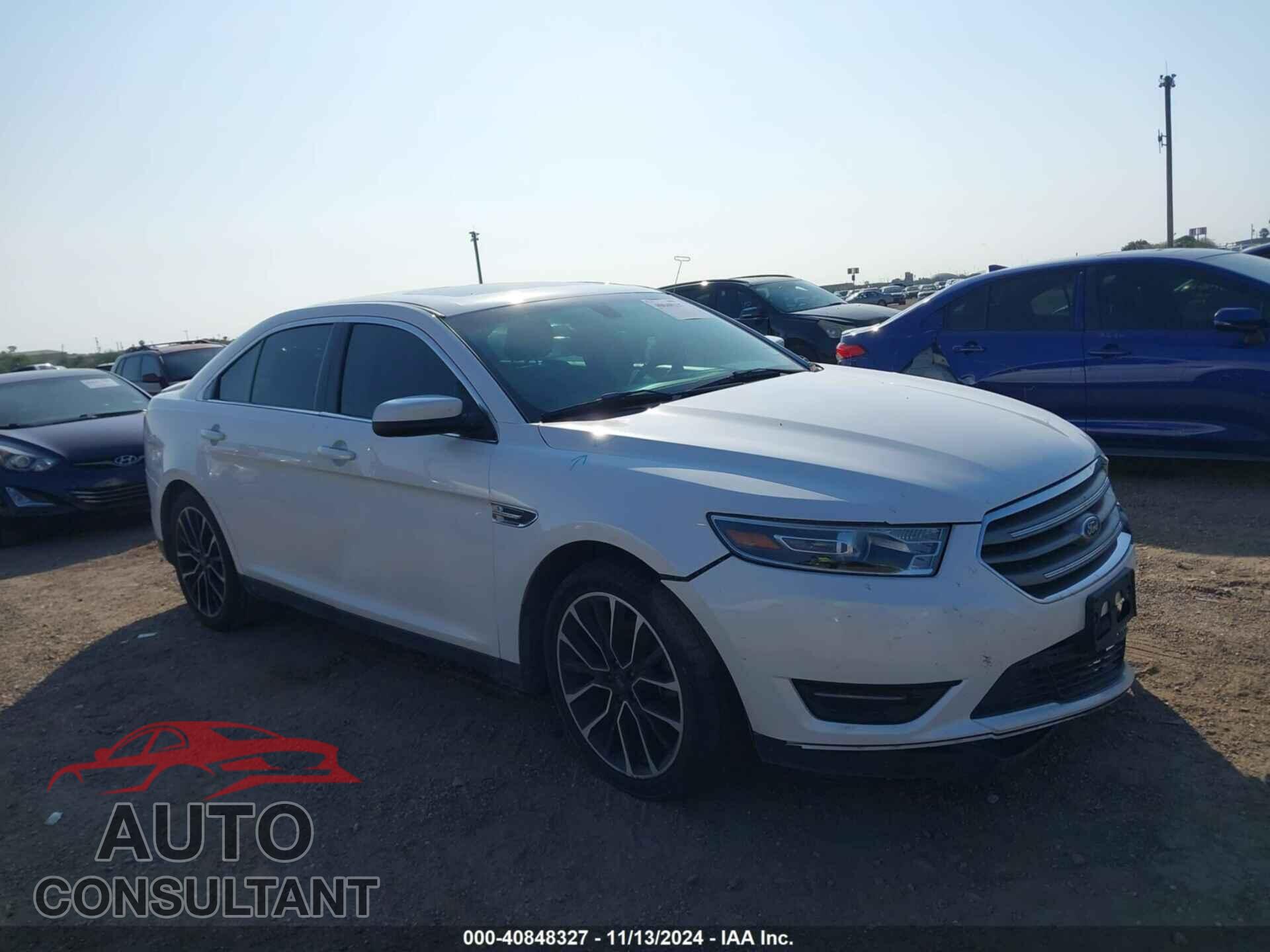 FORD TAURUS 2018 - 1FAHP2E89JG132665