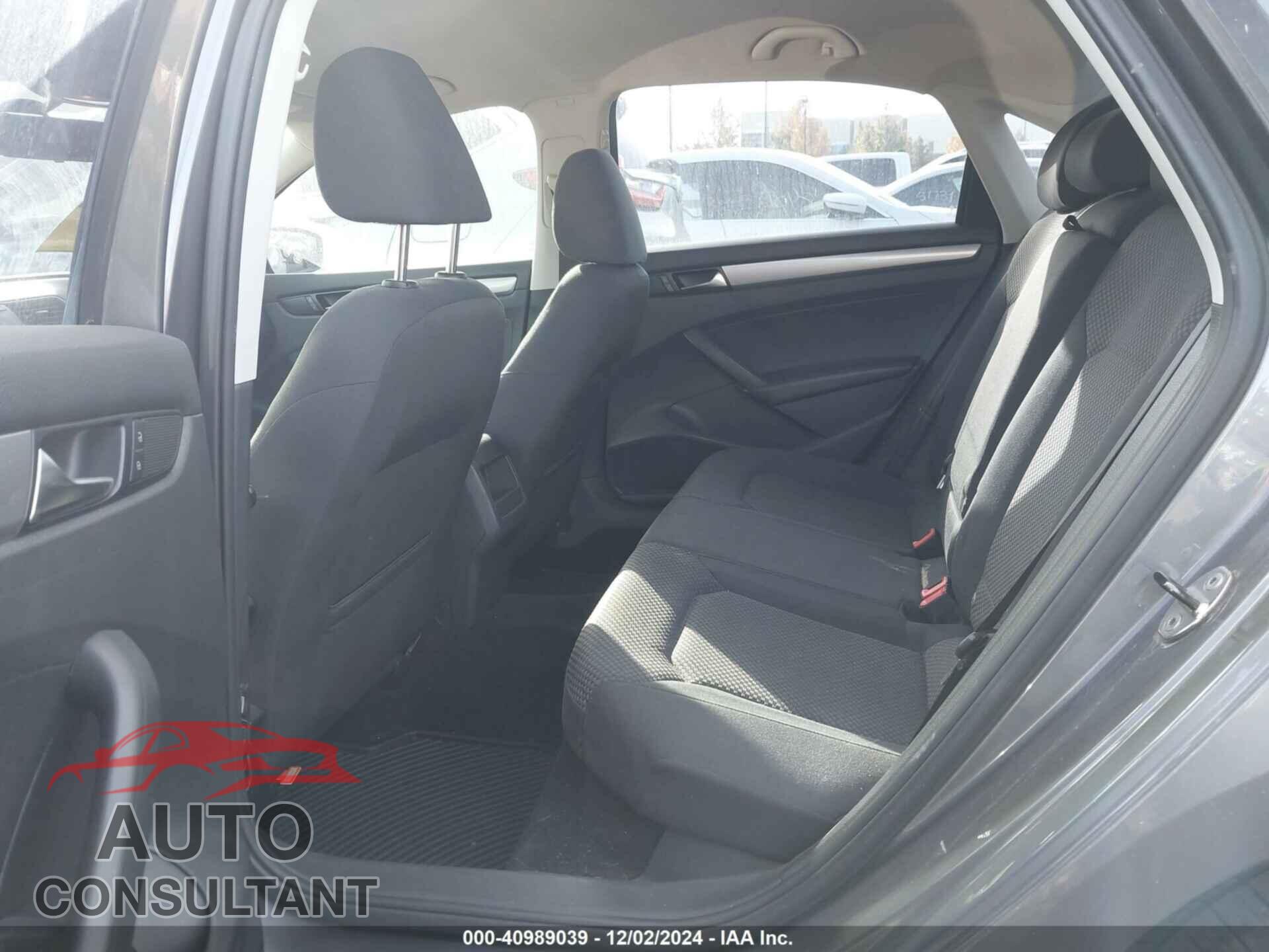 VOLKSWAGEN PASSAT 2013 - 1VWAP7A30DC029503