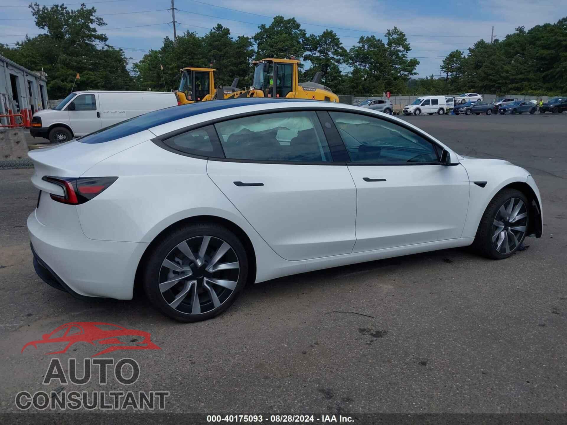 TESLA MODEL 3 2024 - 5YJ3E1EA9RF822557