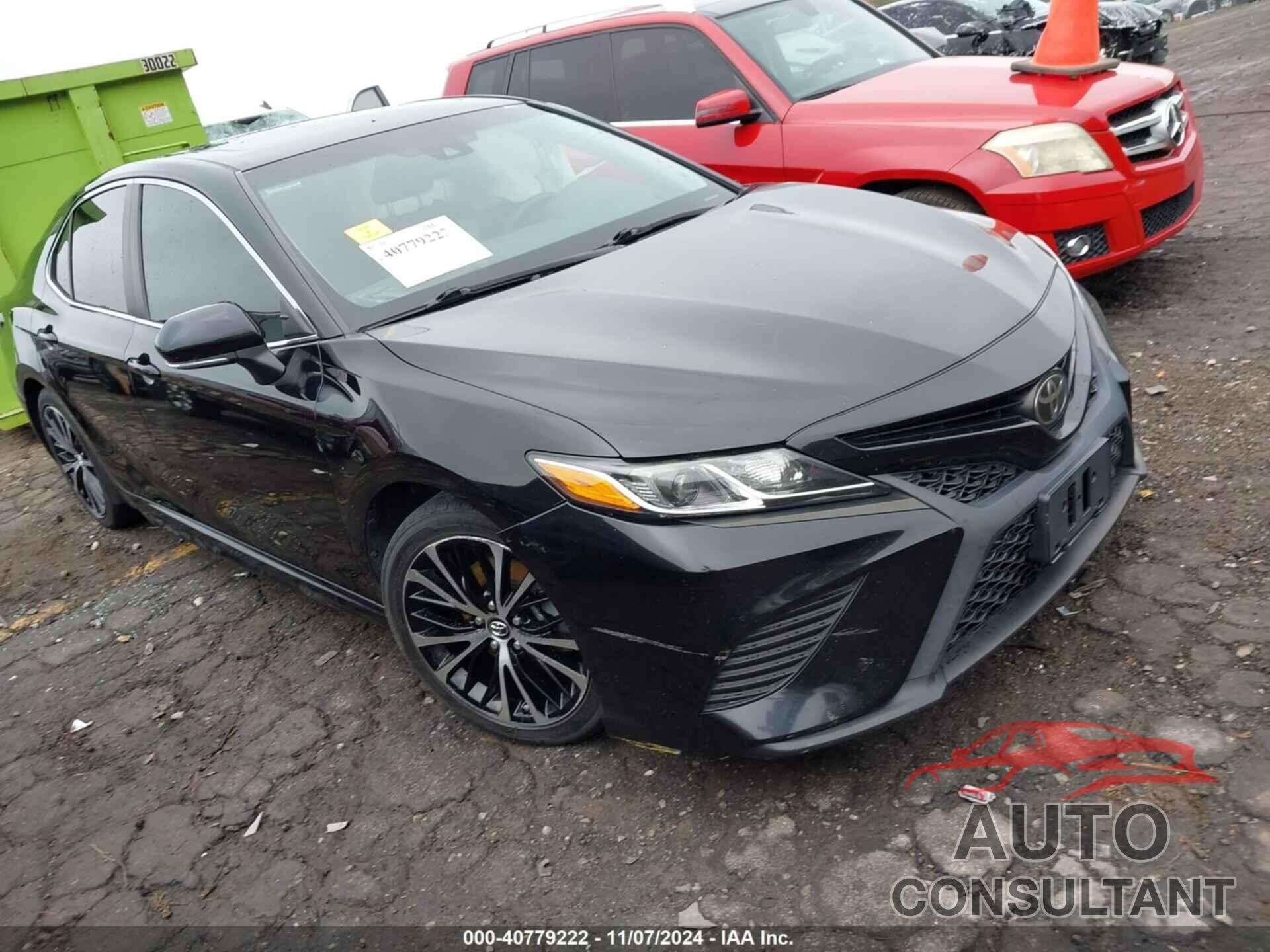 TOYOTA CAMRY 2018 - 4T1B11HK1JU661754