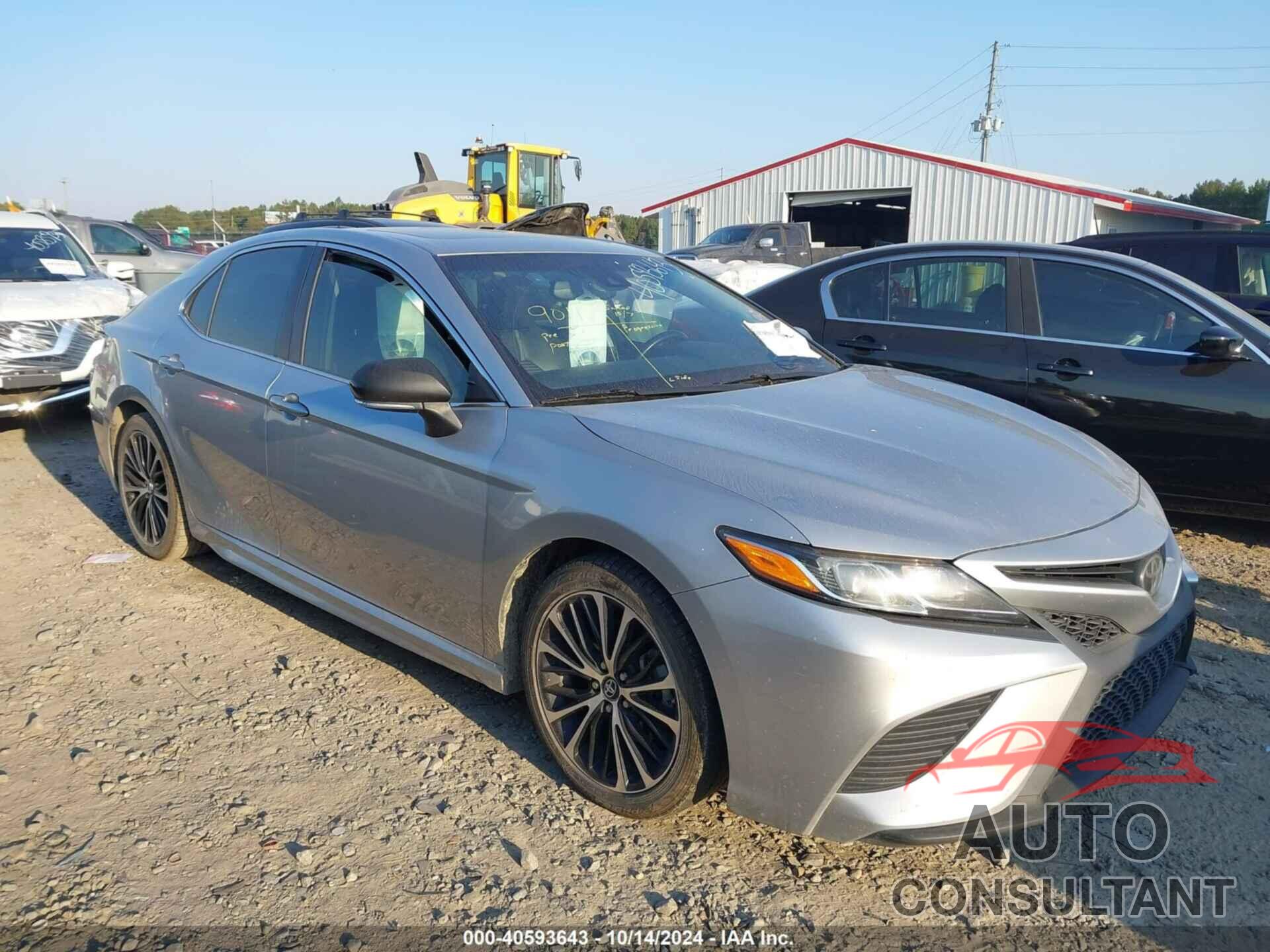 TOYOTA CAMRY 2018 - 4T1B11HK5JU028254