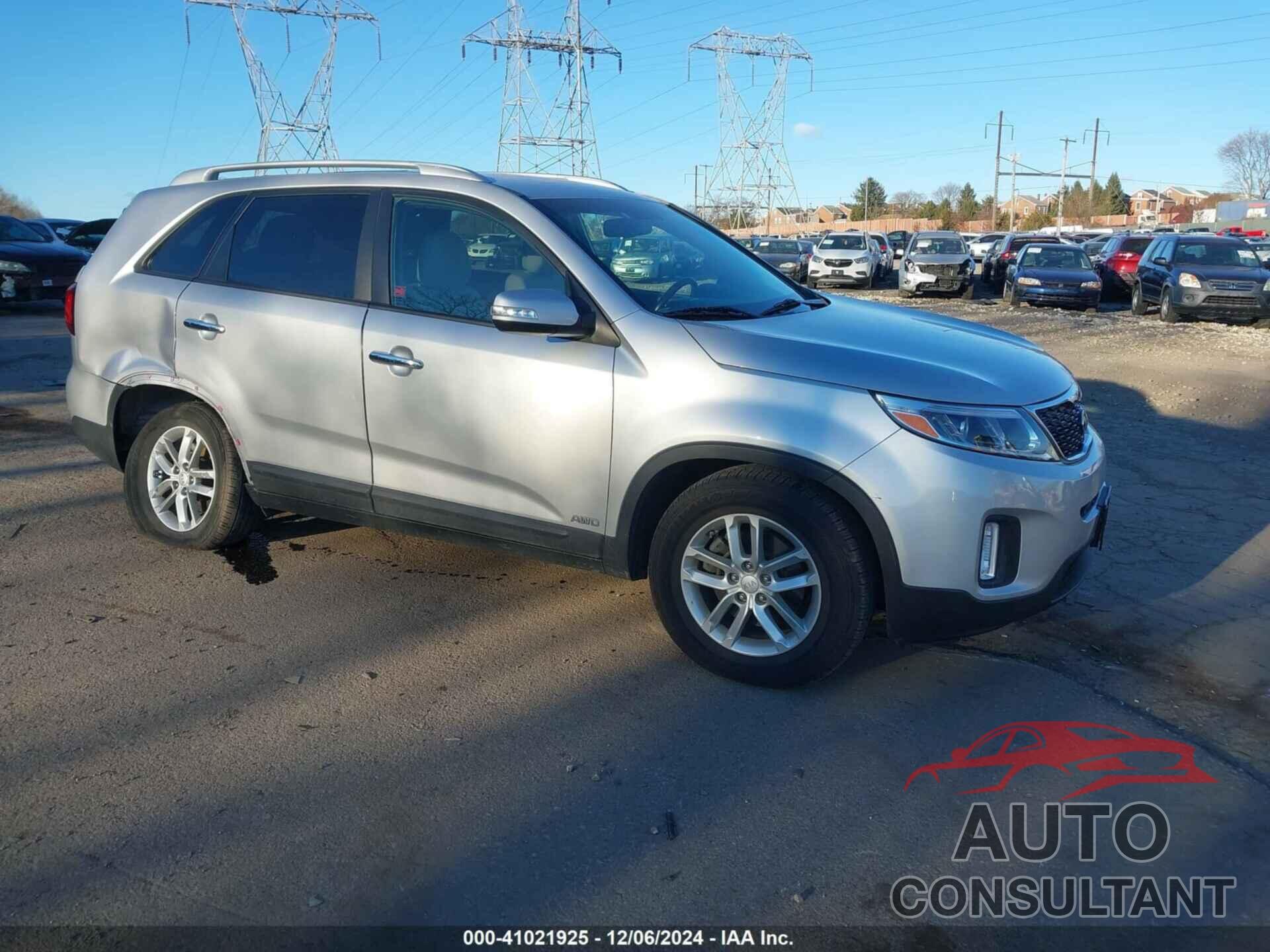 KIA SORENTO 2015 - 5XYKTCA68FG560937