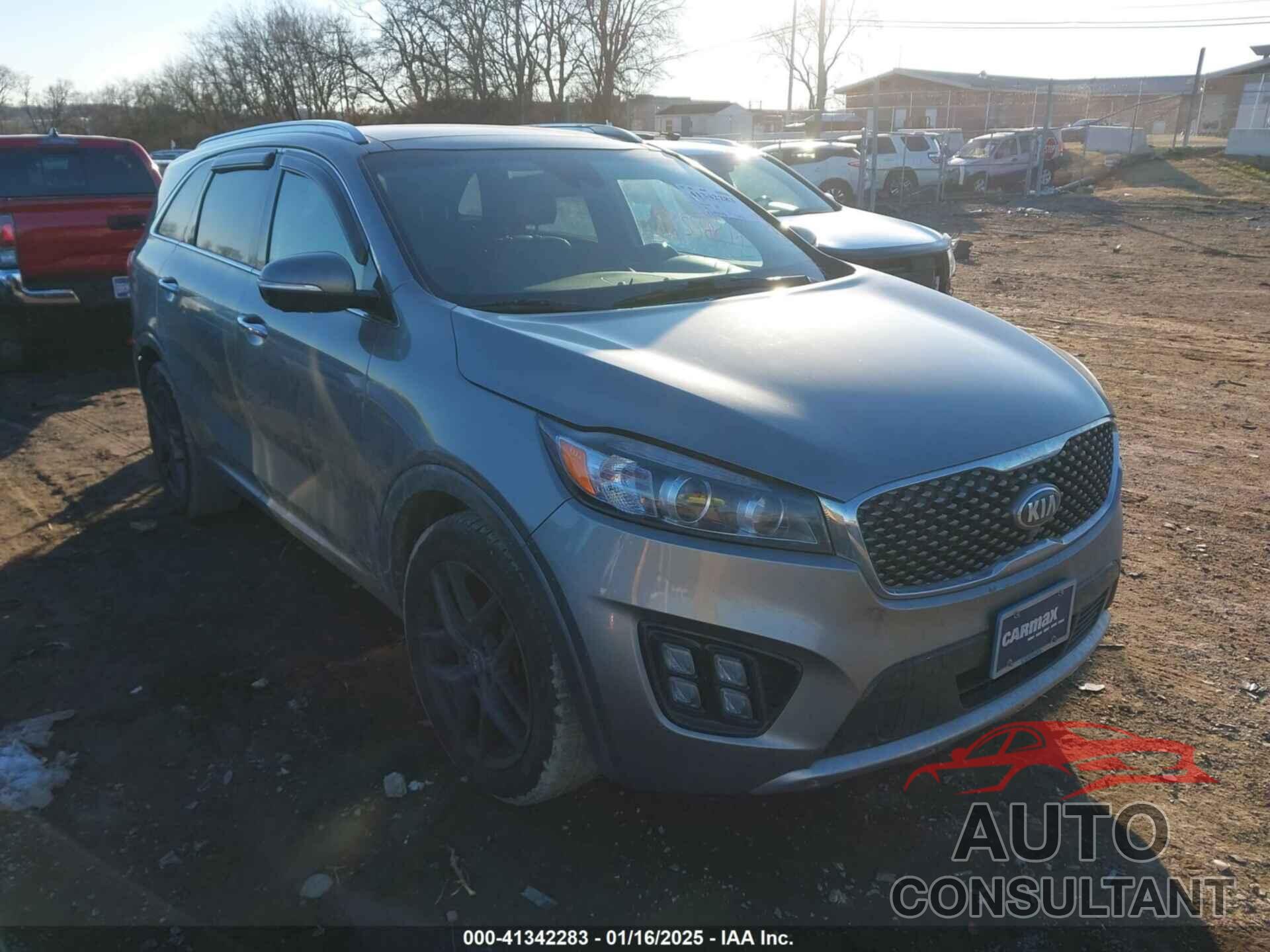 KIA SORENTO 2018 - 5XYPKDA55JG361259