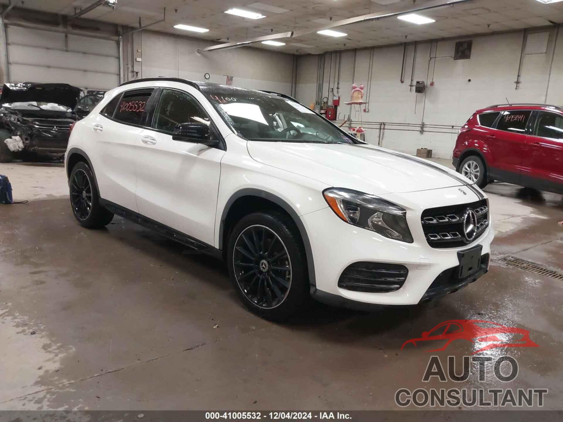 MERCEDES-BENZ GLA 250 2019 - WDCTG4GB4KU014979