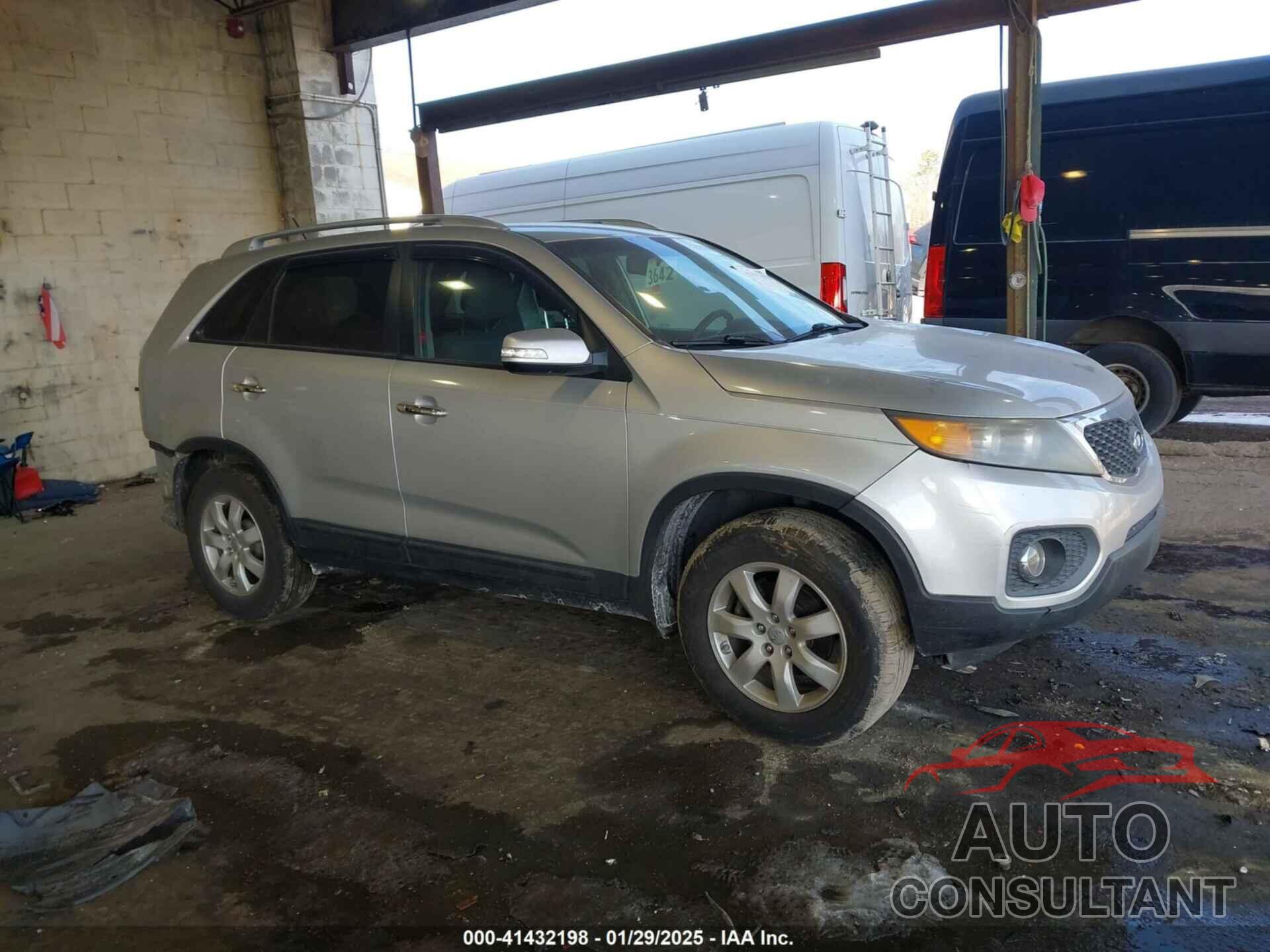 KIA SORENTO 2012 - 5XYKT3A66CG230211
