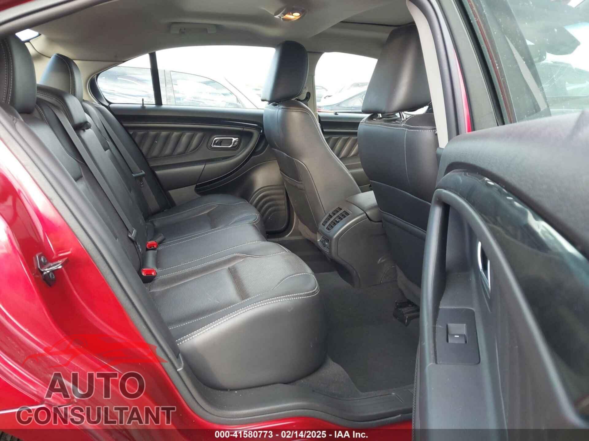 FORD TAURUS 2011 - 1FAHP2FW9BG127237