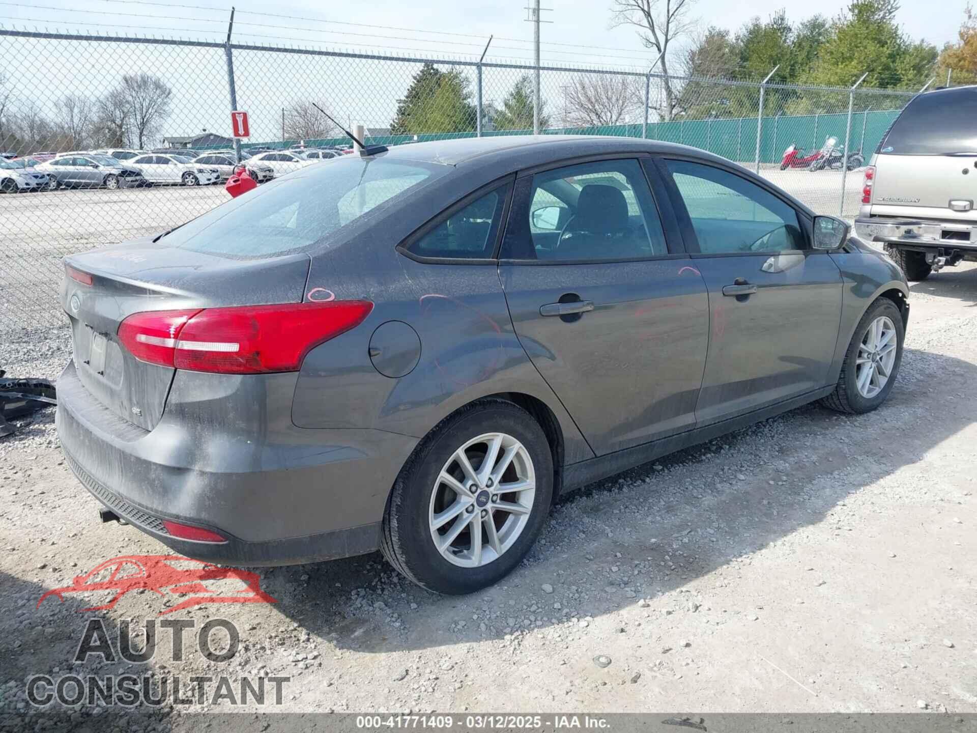 FORD FOCUS 2017 - 1FADP3F24HL243608