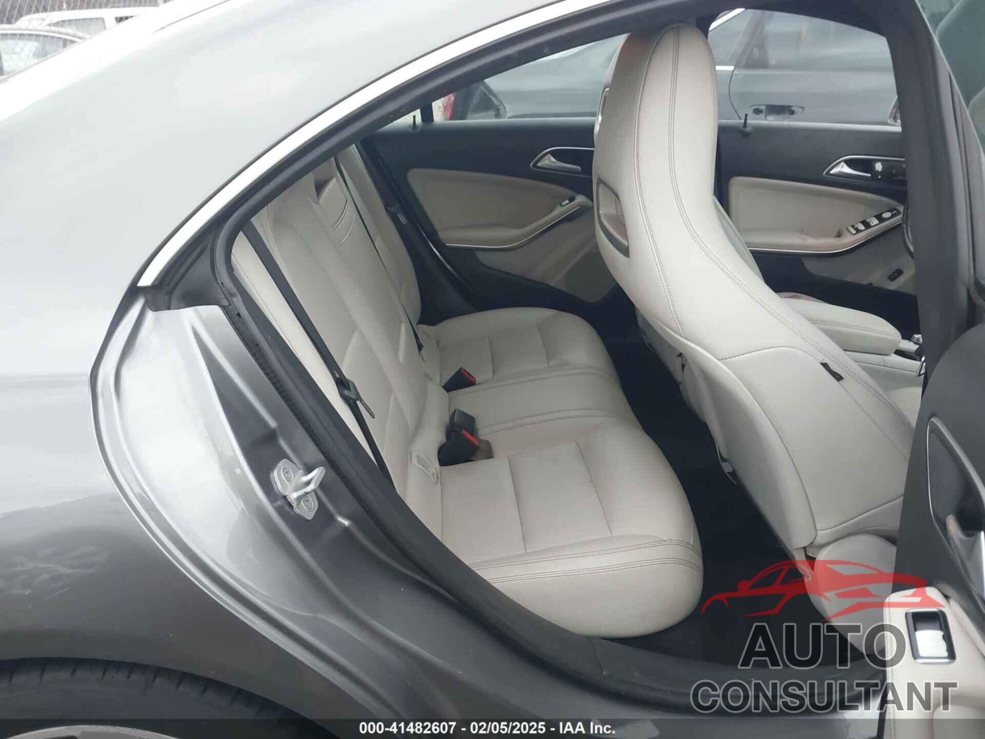 MERCEDES-BENZ CLA 250 2015 - WDDSJ4EB5FN247331
