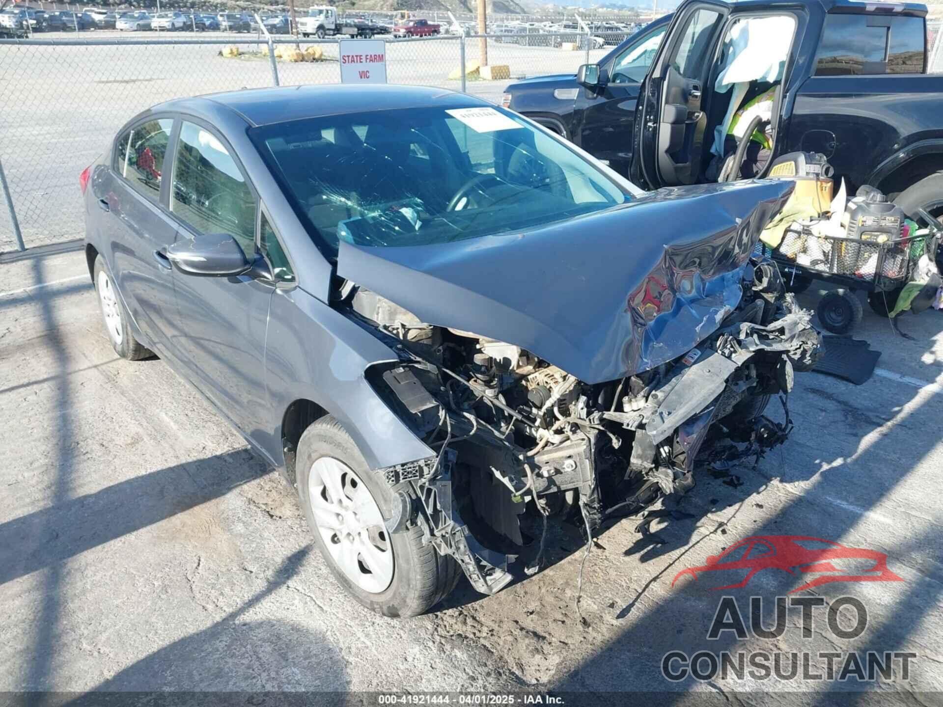 KIA FORTE 2016 - KNAFX4A6XG5549120